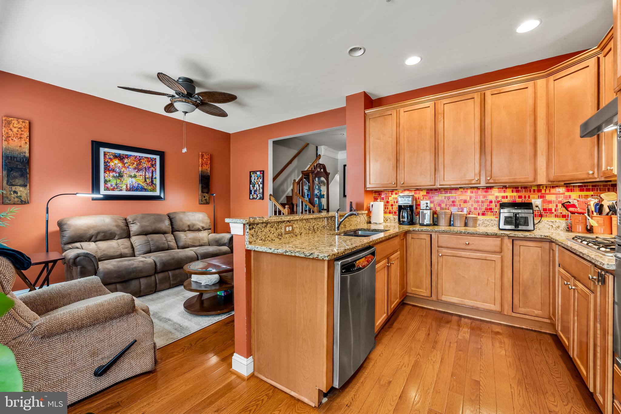 LOCUST POINT - Residential