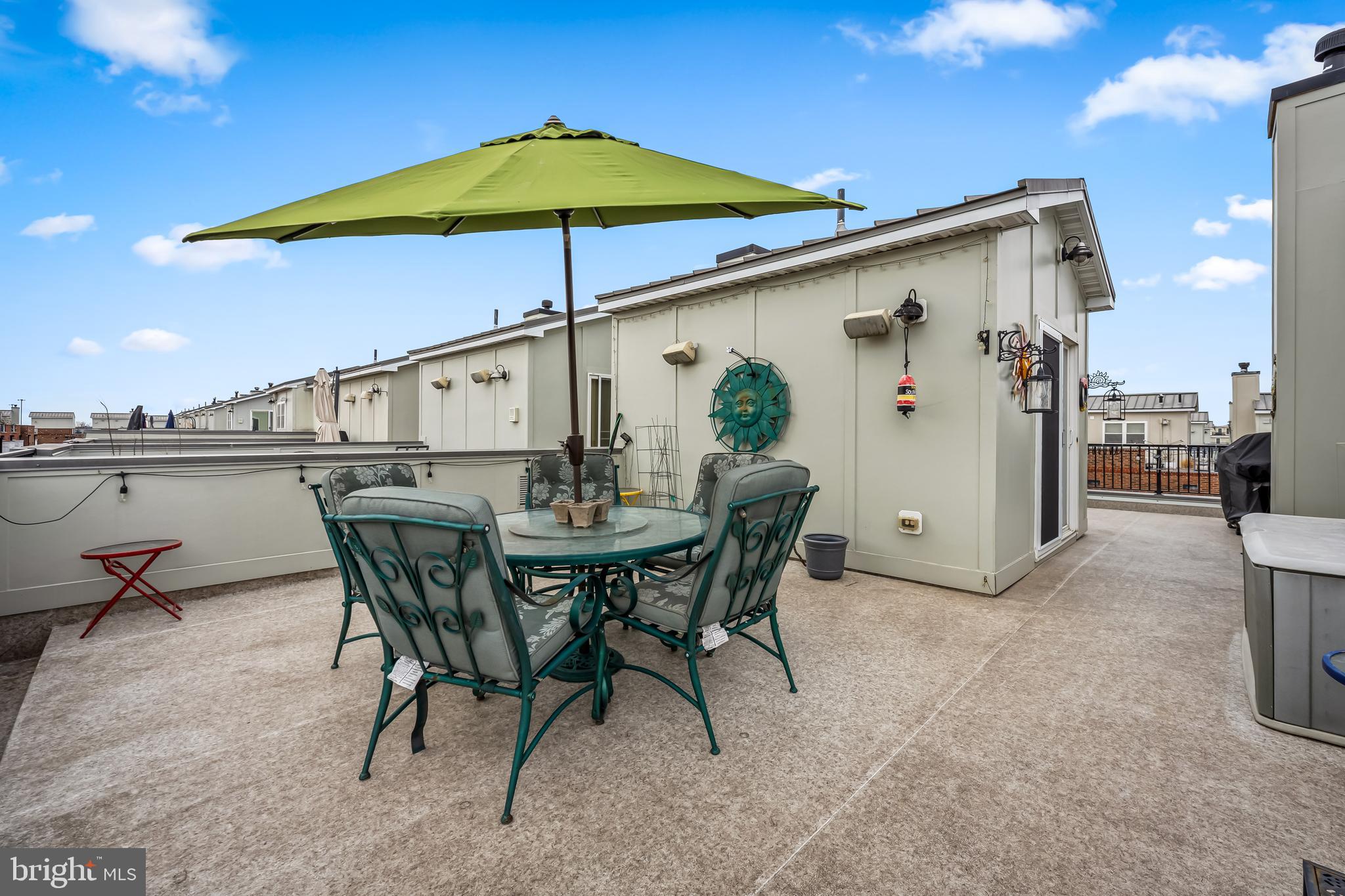 LOCUST POINT - Residential