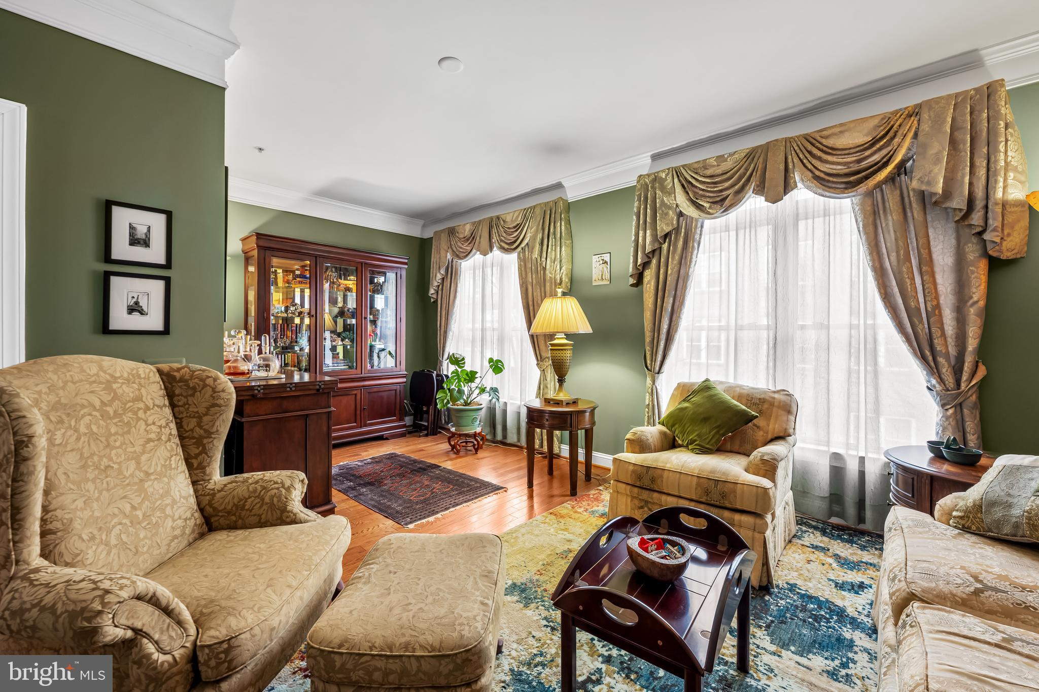 LOCUST POINT - Residential