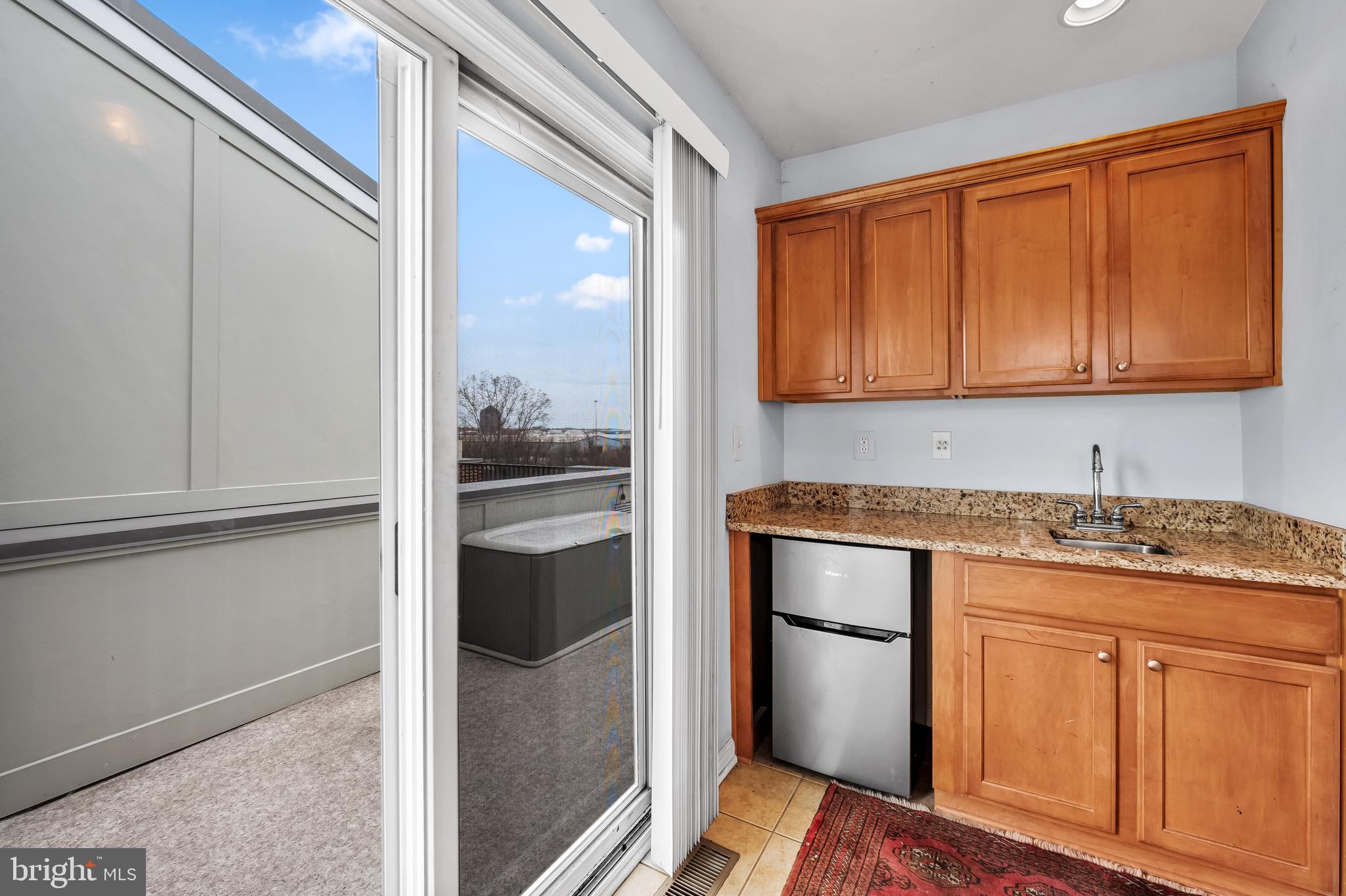 LOCUST POINT - Residential