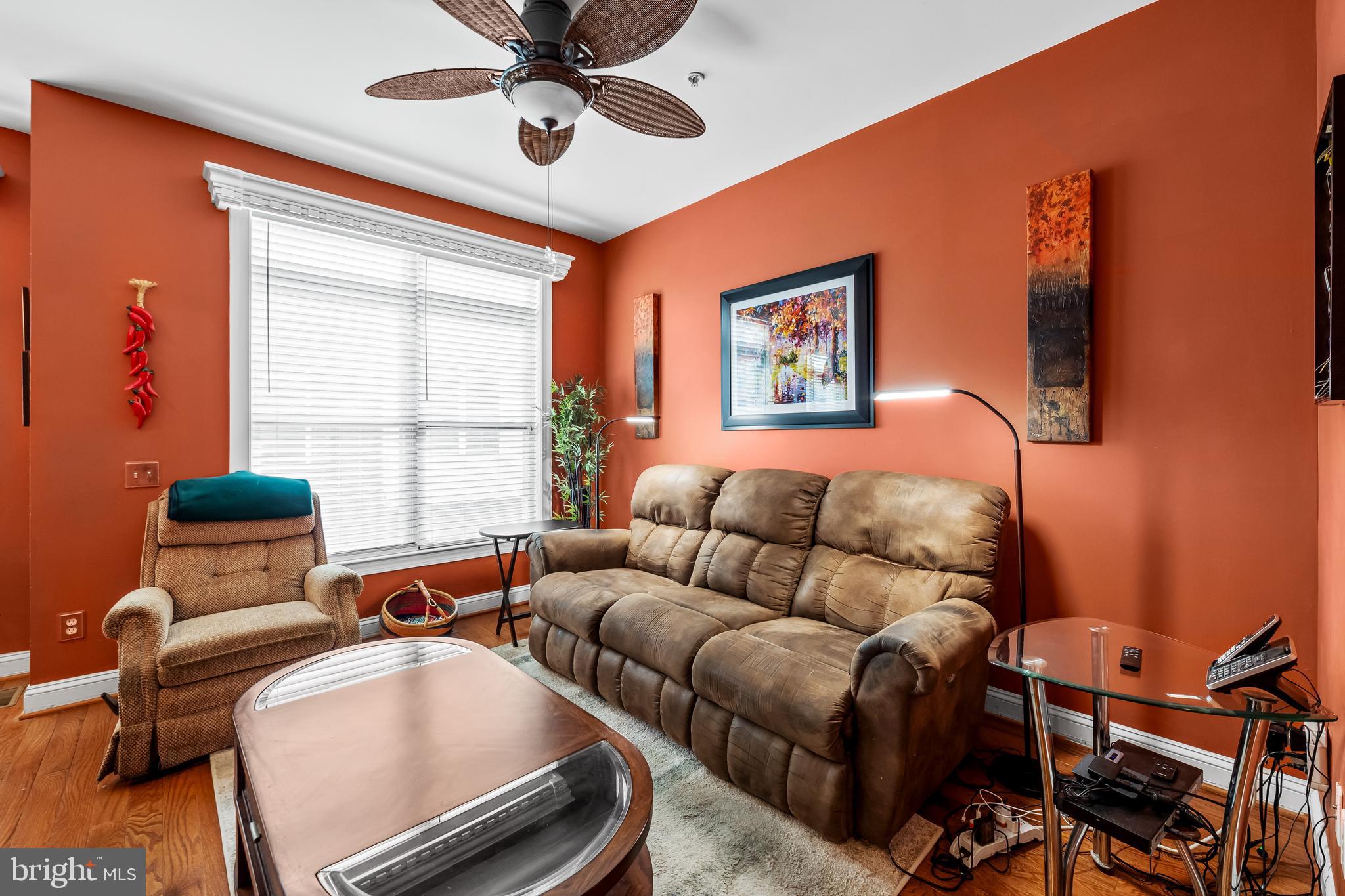 LOCUST POINT - Residential