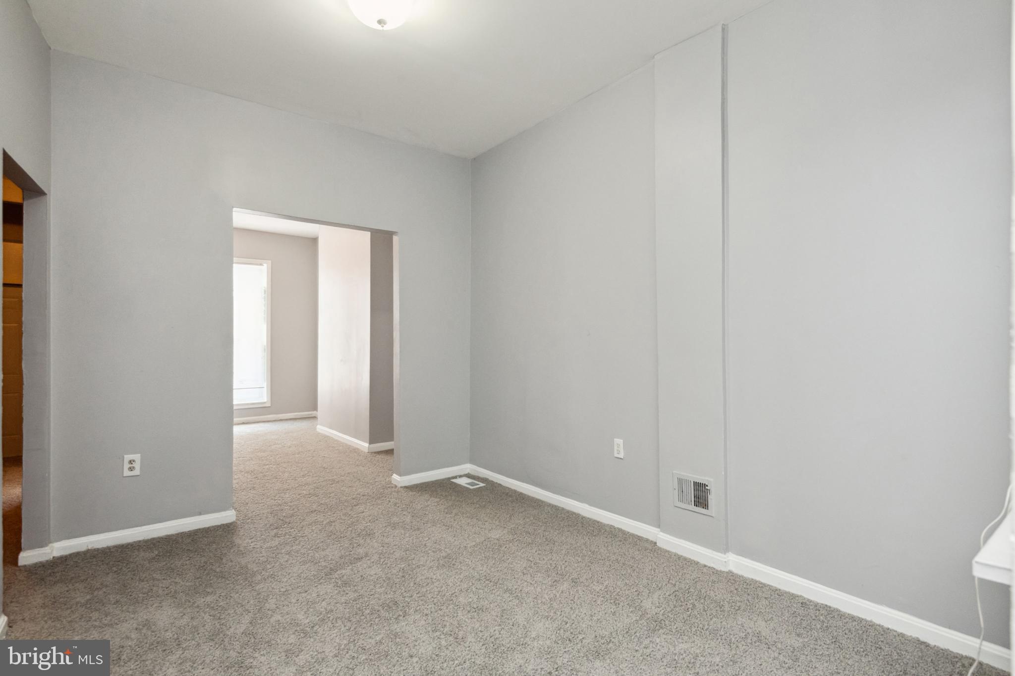 ALBEMARLE SQUARE - Residential