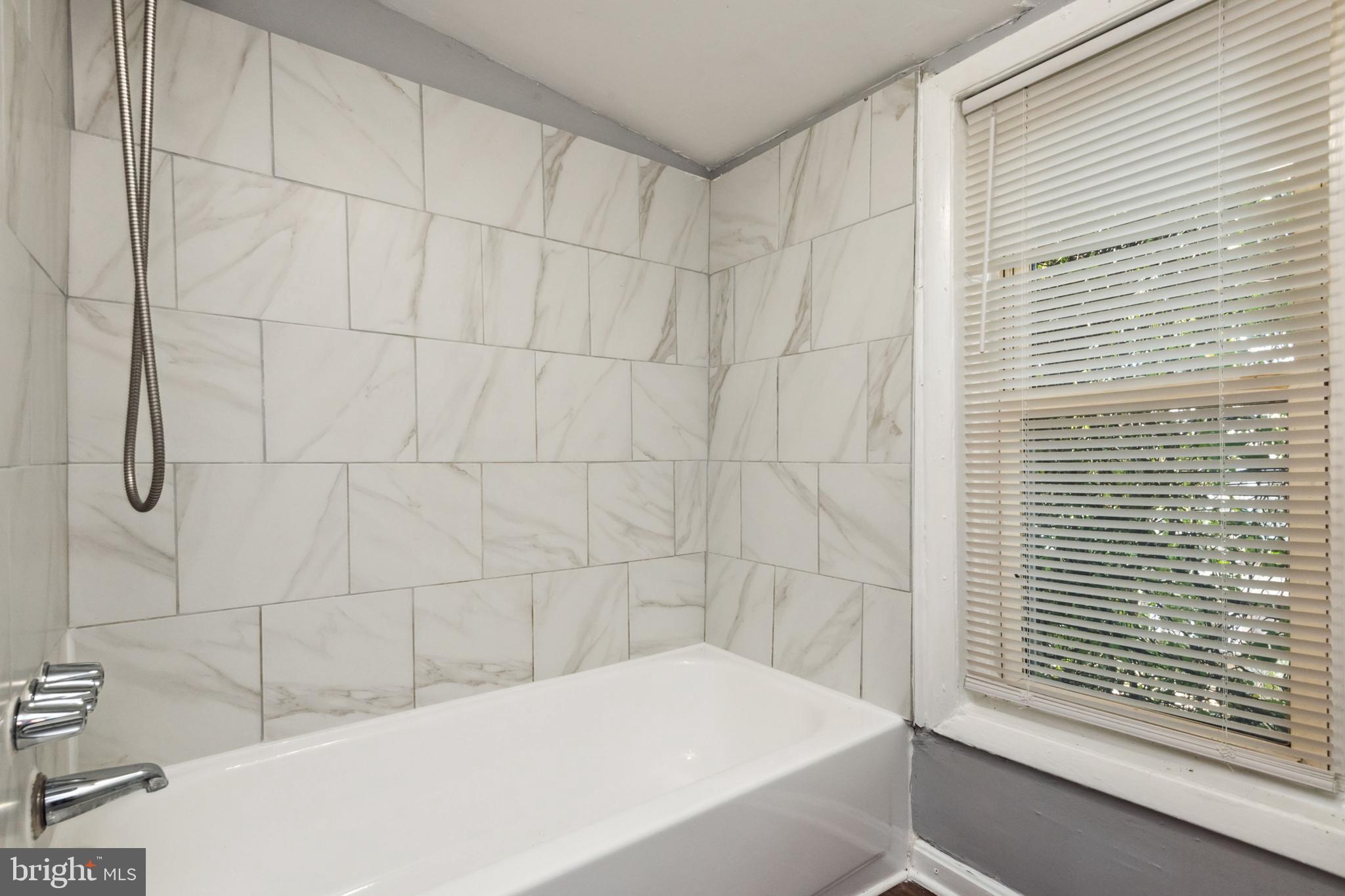 ALBEMARLE SQUARE - Residential