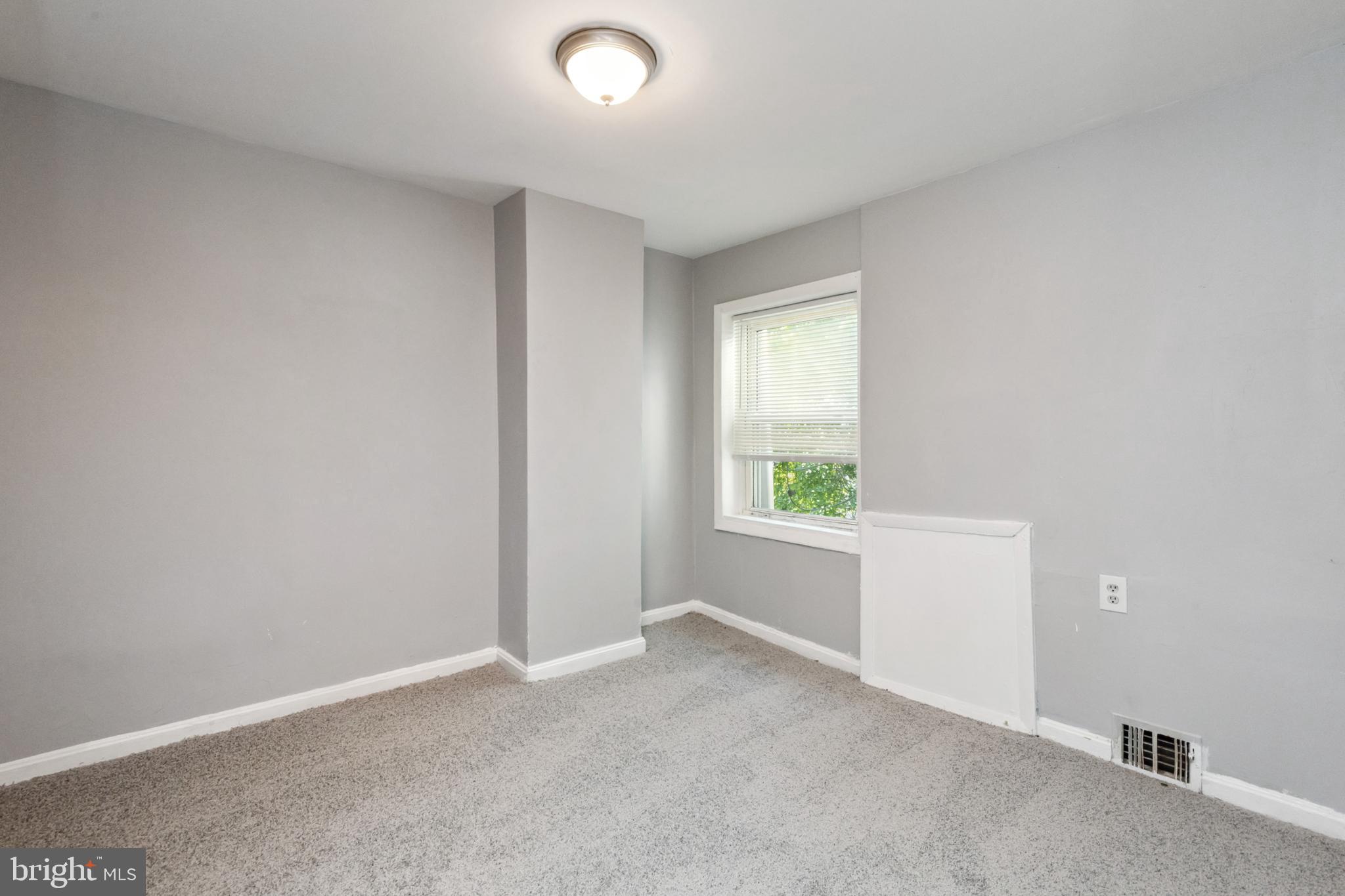 ALBEMARLE SQUARE - Residential