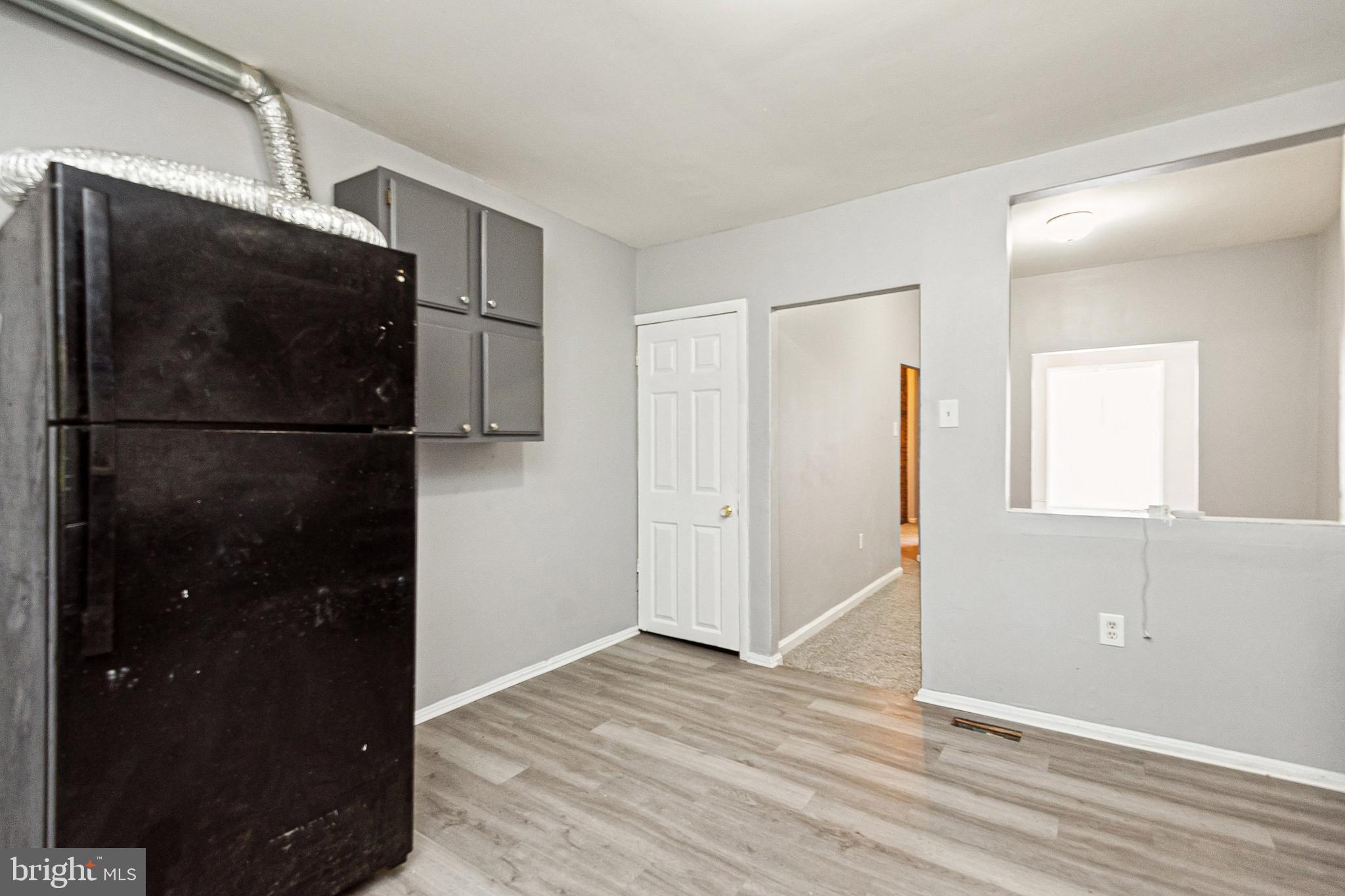 ALBEMARLE SQUARE - Residential