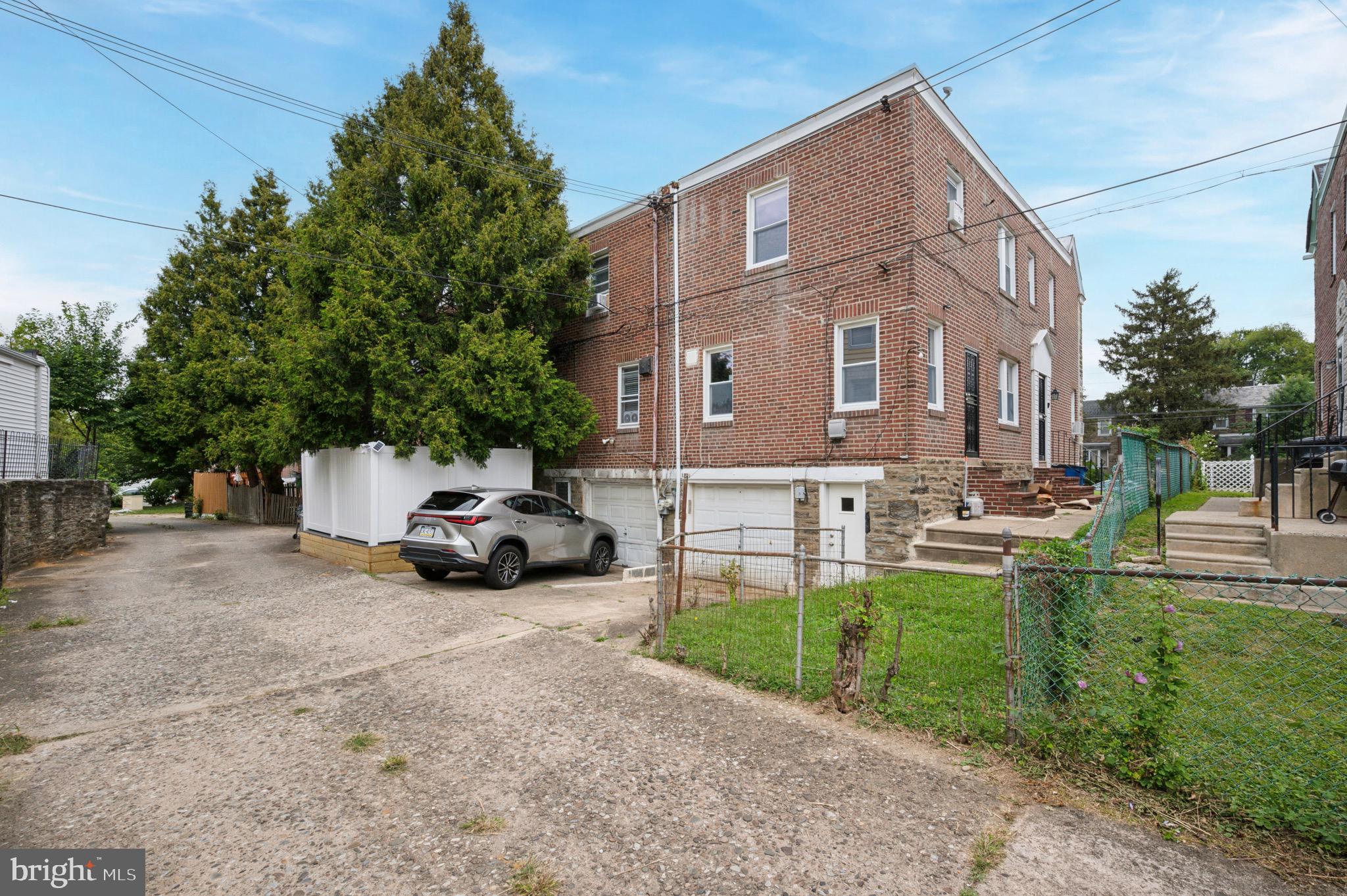 LAWNDALE - Residential