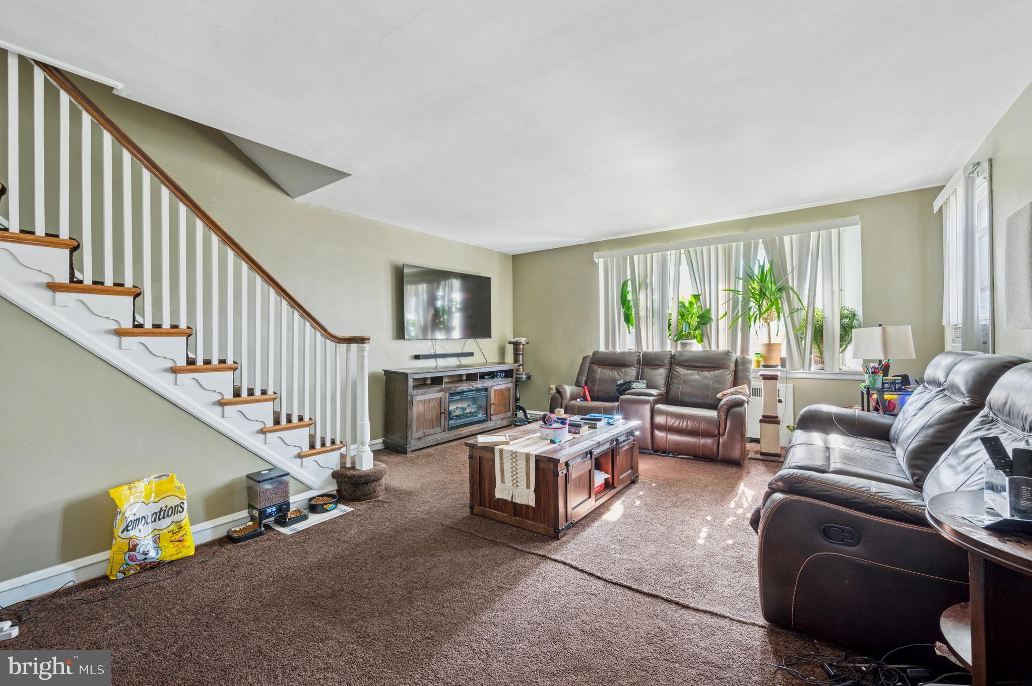 LAWNDALE - Residential