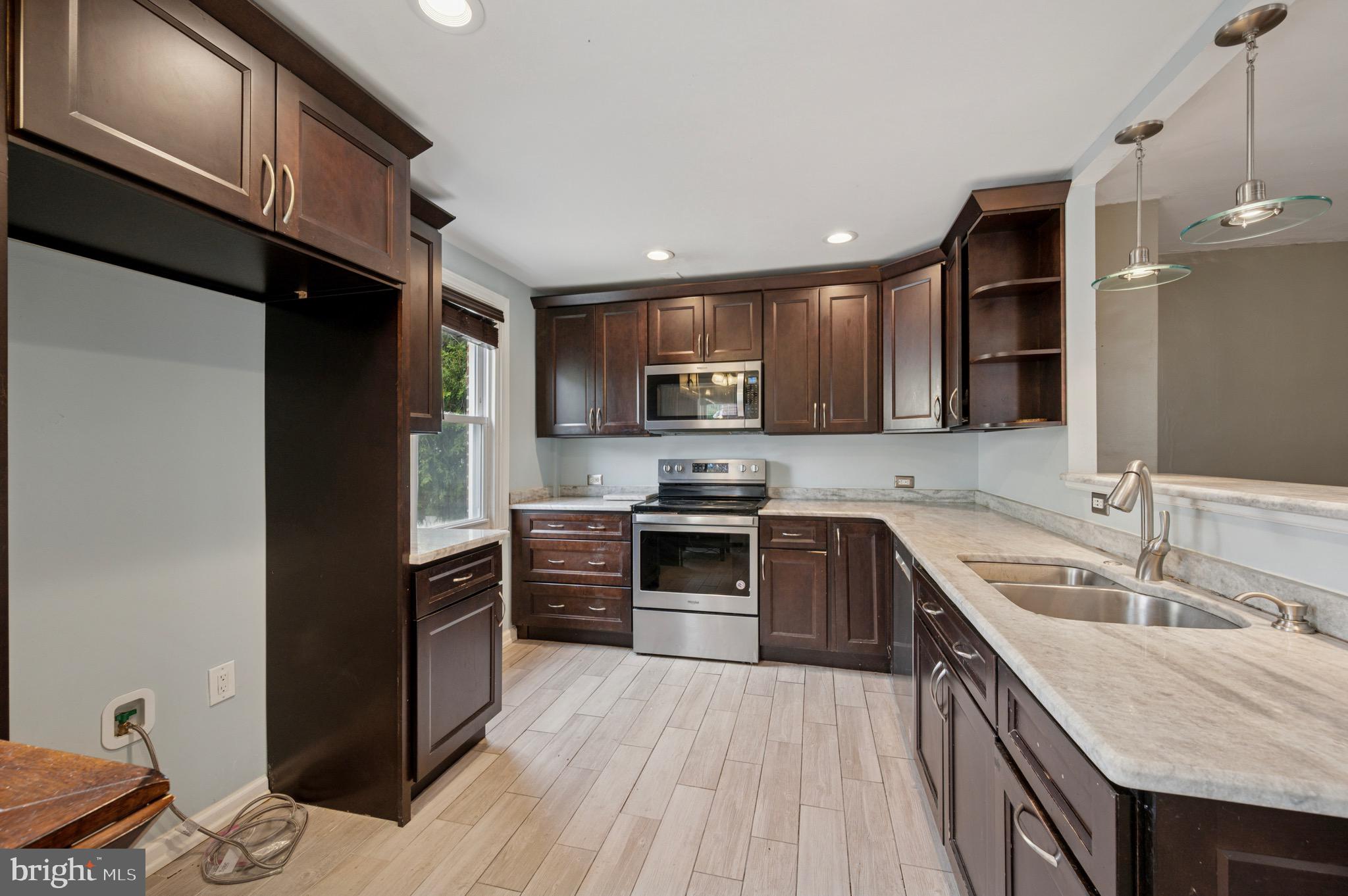 LAWNDALE - Residential