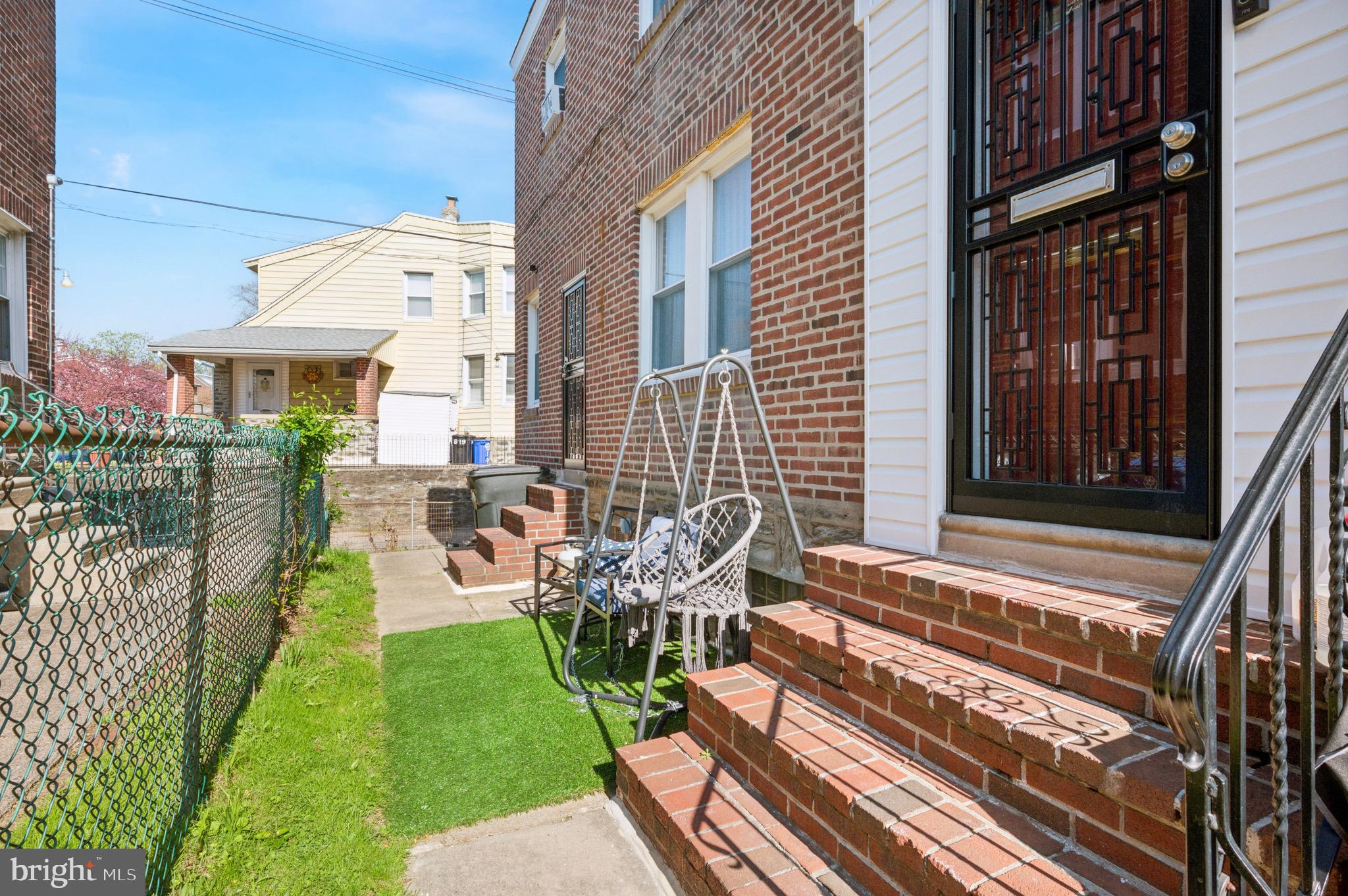 LAWNDALE - Residential