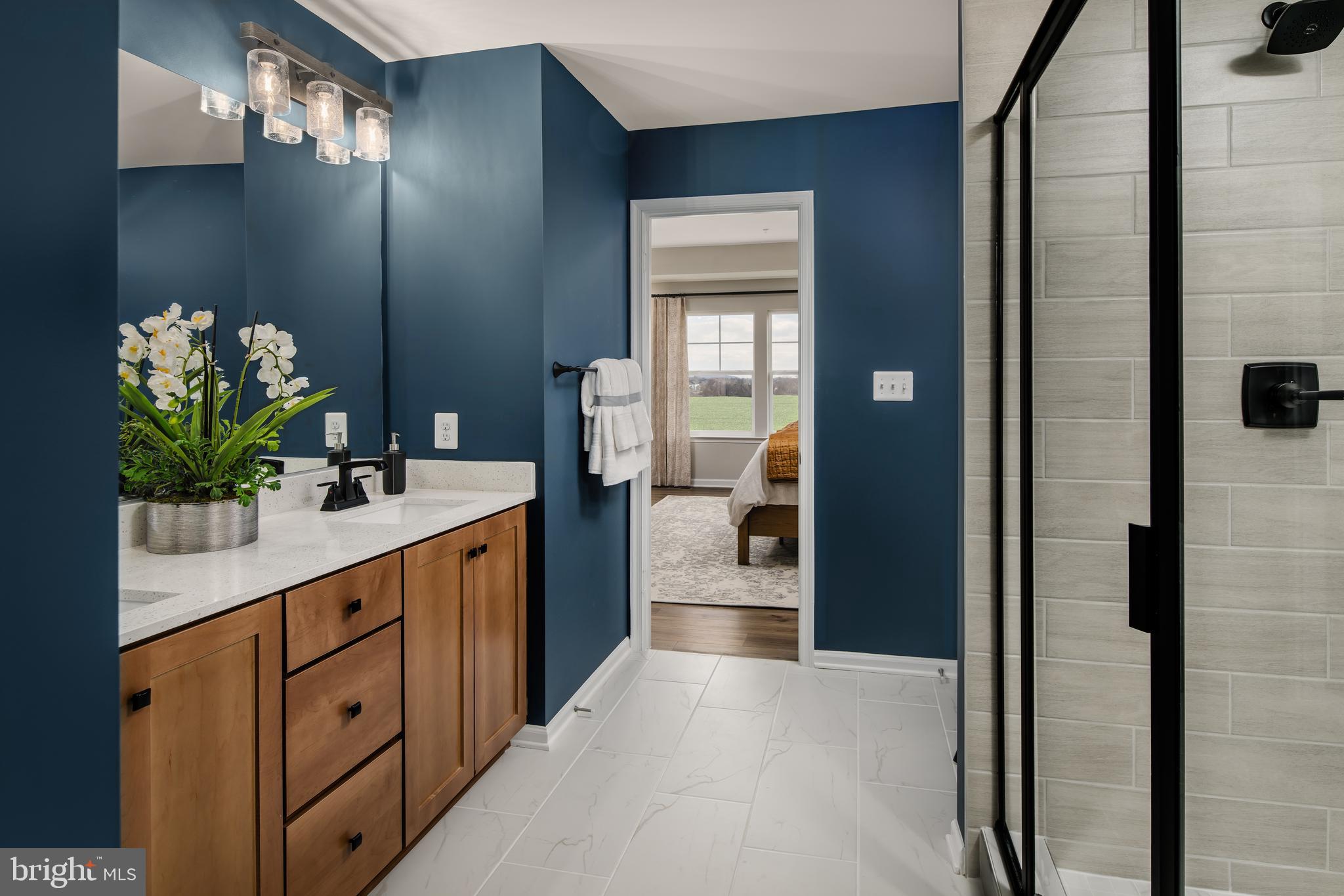 SOUTH LAKE - Residential