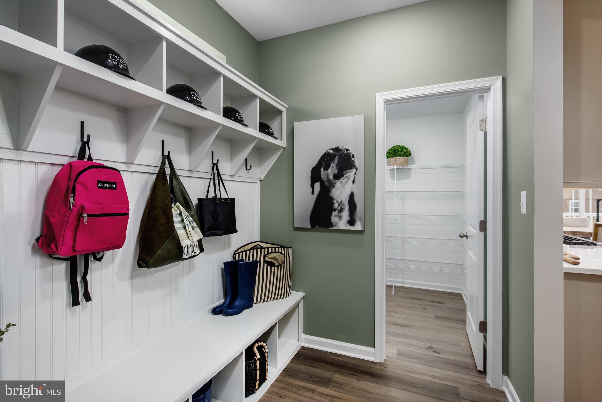 SOUTH LAKE - Residential