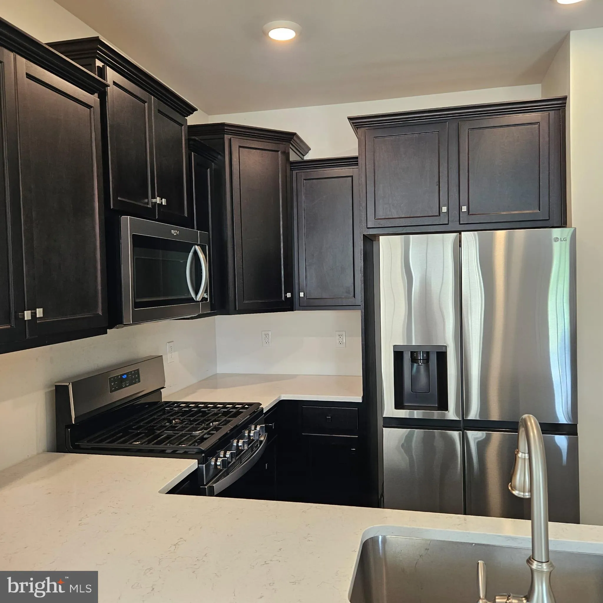 Burlington, New Jersey 08016, United States, 3 Bedrooms Bedrooms, ,3 BathroomsBathrooms,Residential,Active,190426