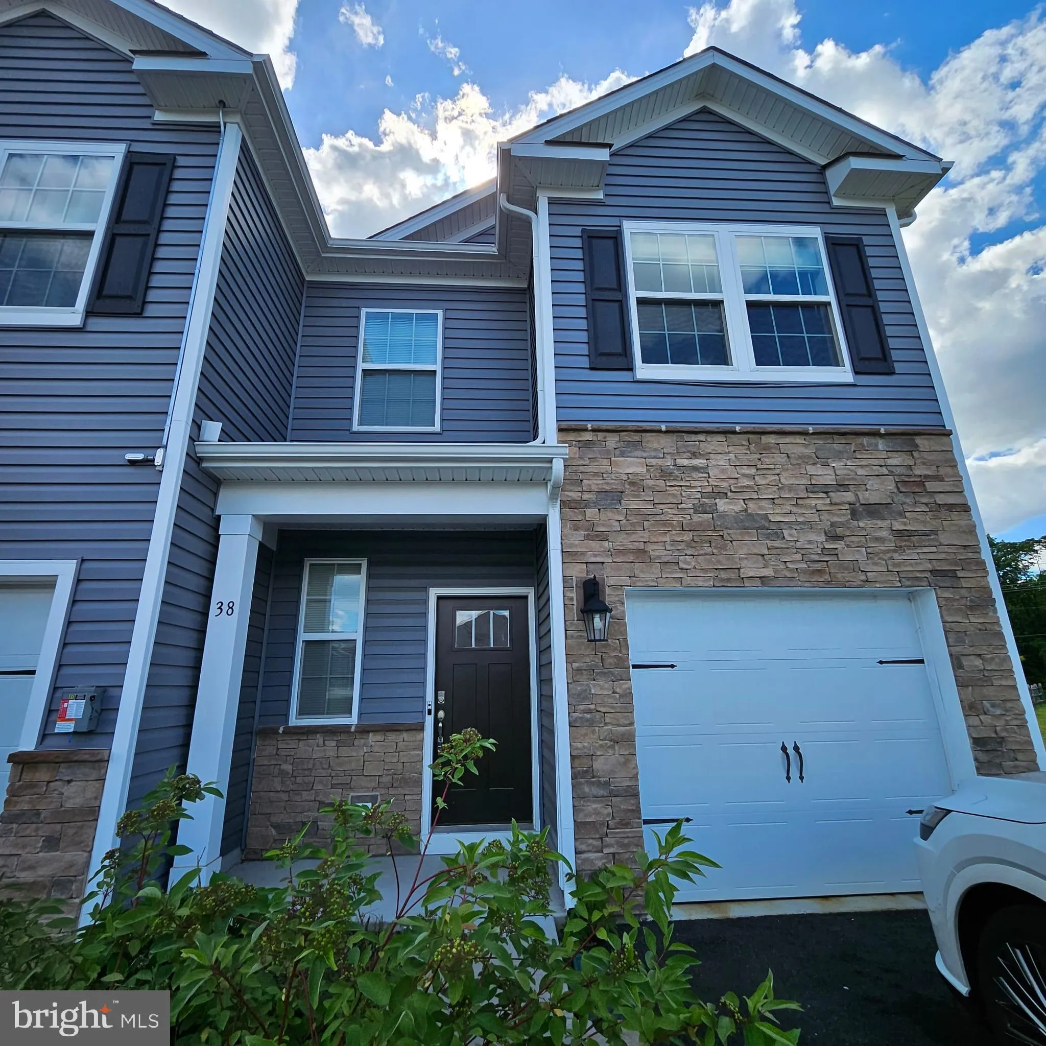 Burlington, New Jersey 08016, United States, 3 Bedrooms Bedrooms, ,3 BathroomsBathrooms,Residential,Active,190426