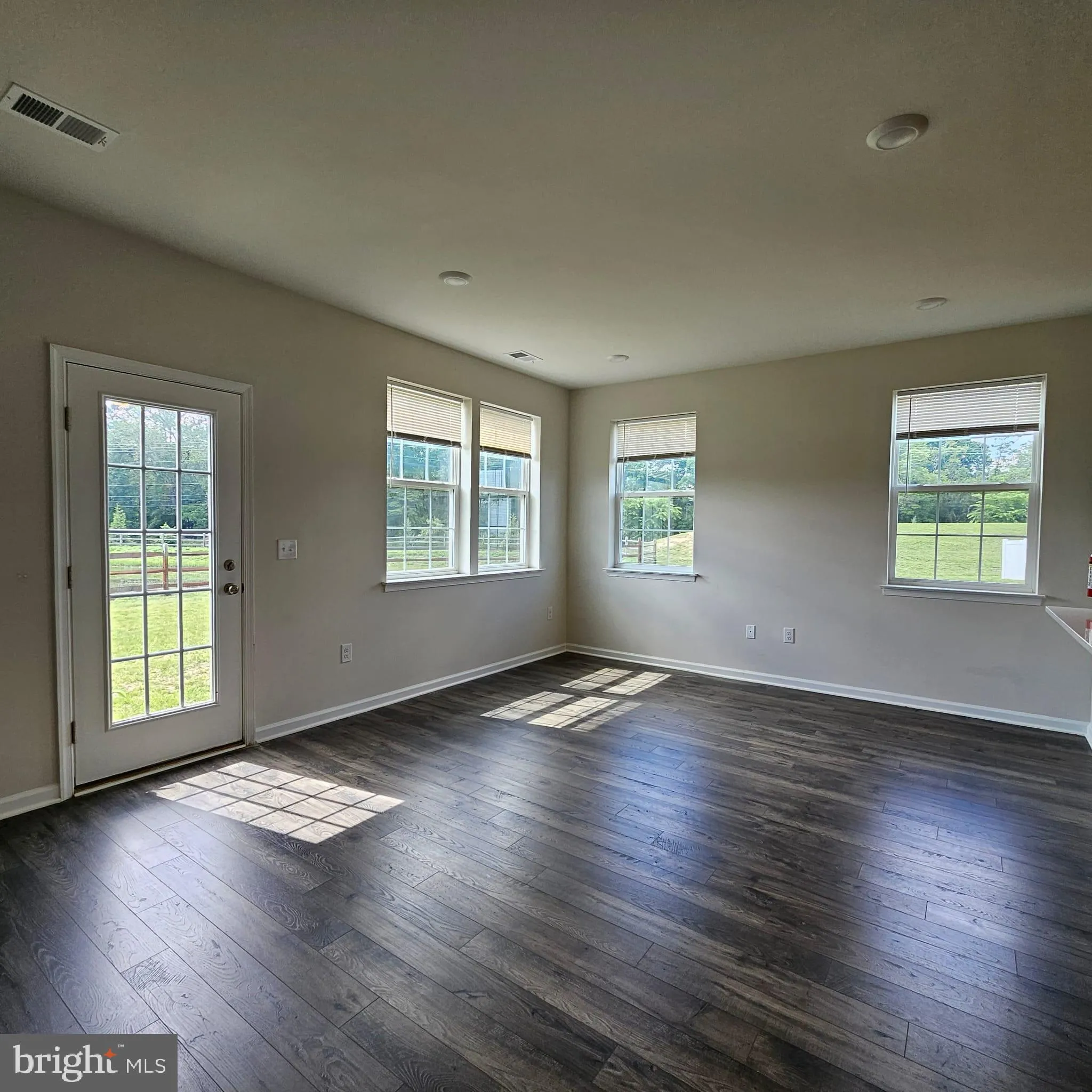 Burlington, New Jersey 08016, United States, 3 Bedrooms Bedrooms, ,3 BathroomsBathrooms,Residential,Active,190426