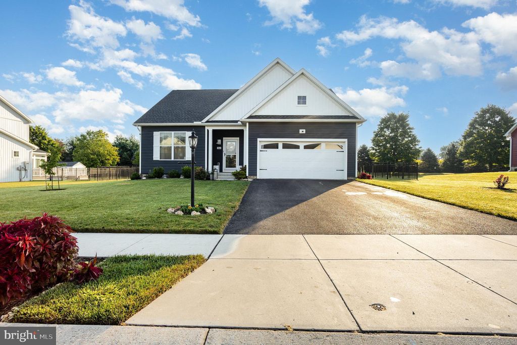 Photo of 1844 Buck Hill Drive, YORK, PA 17408 (MLS # PAYK2089172)