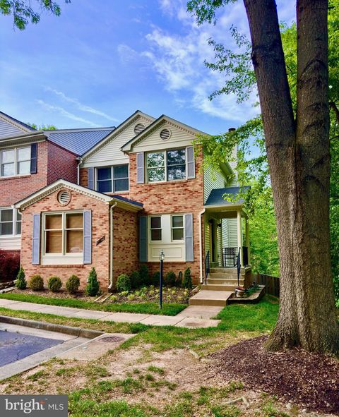 Photo of 7929 Valleyfield Drive, SPRINGFIELD, VA 22153 (MLS # VAFX2307840)