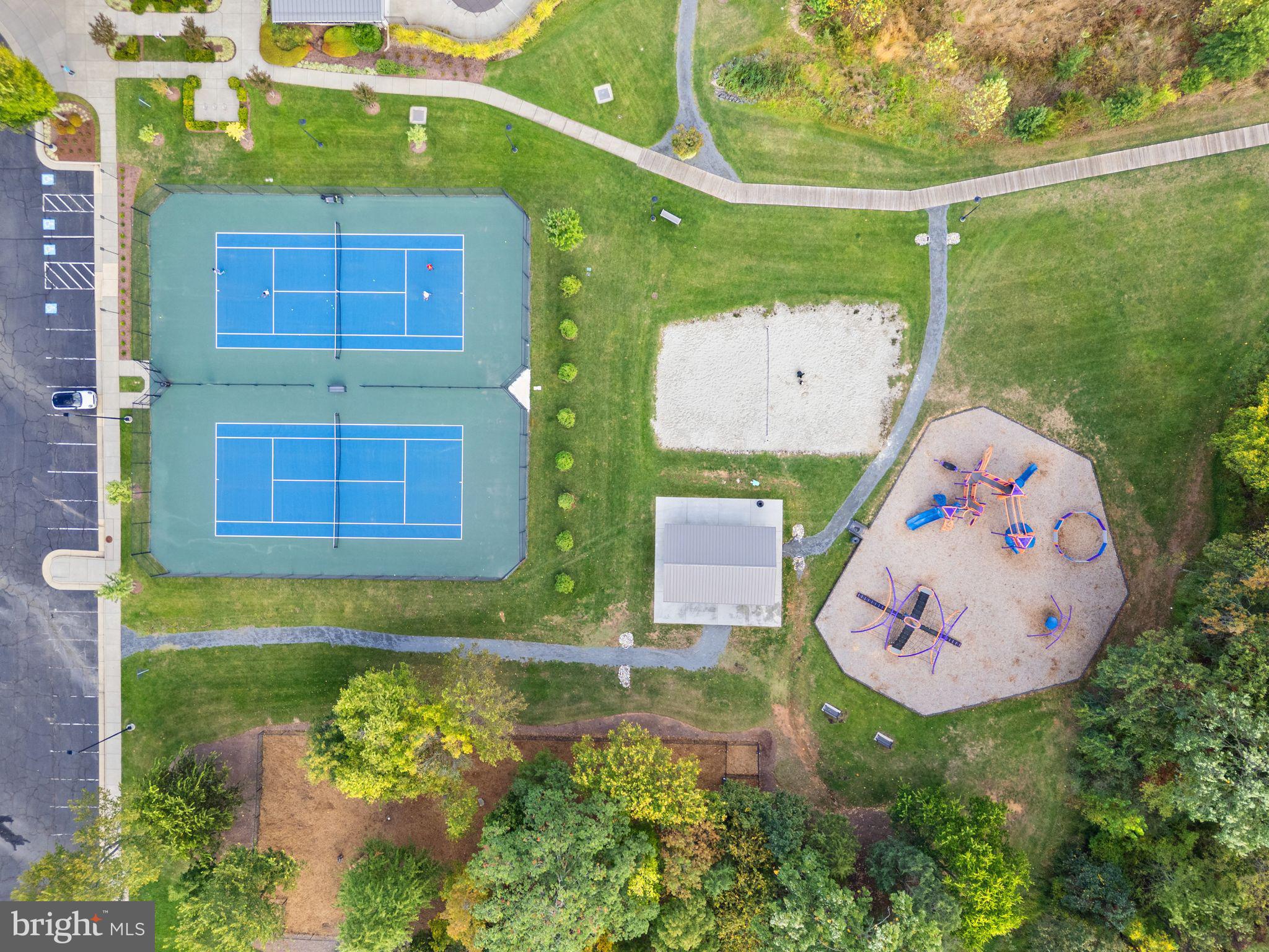 ONE LOUDOUN - Residential