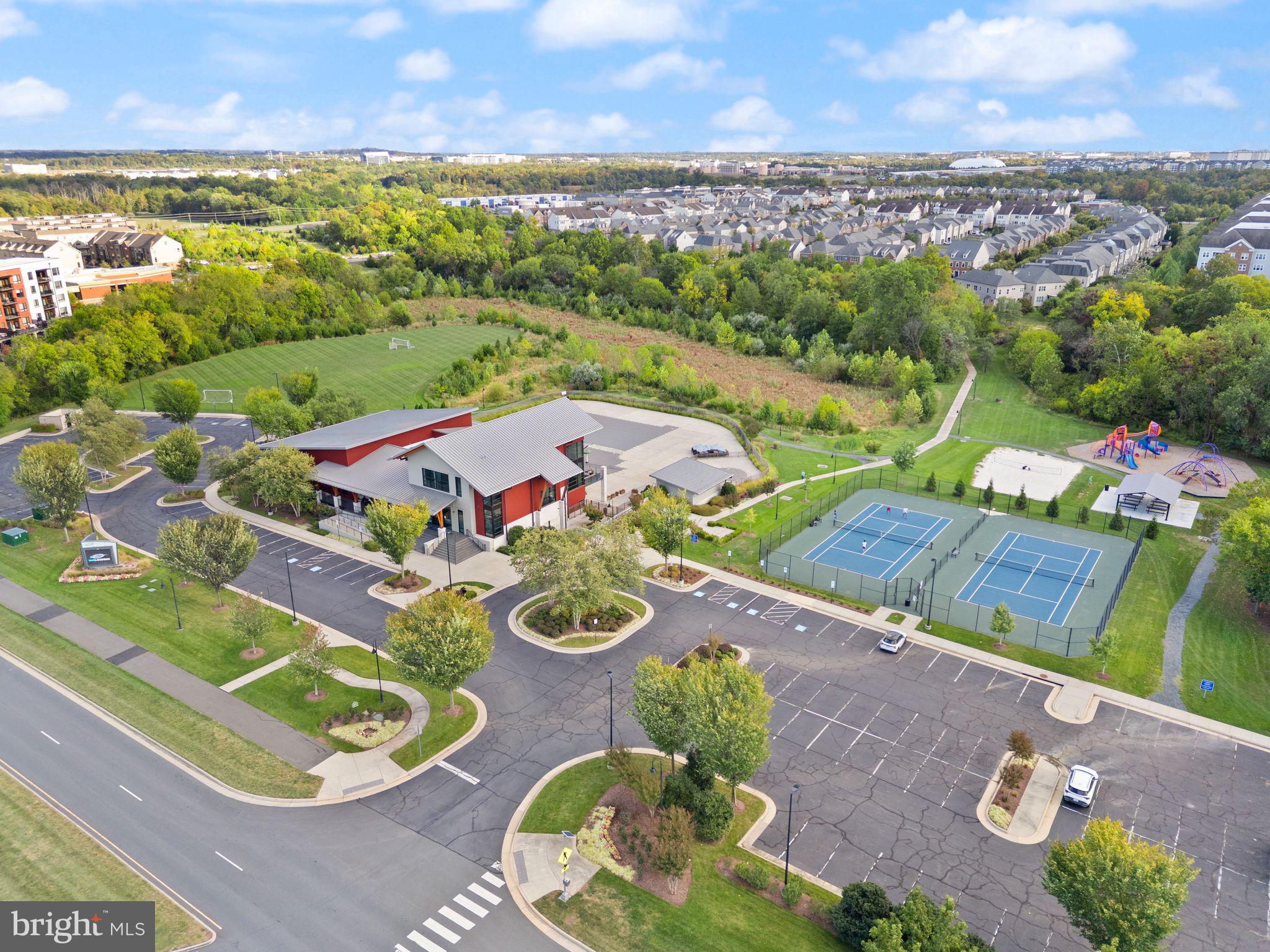 ONE LOUDOUN - Residential