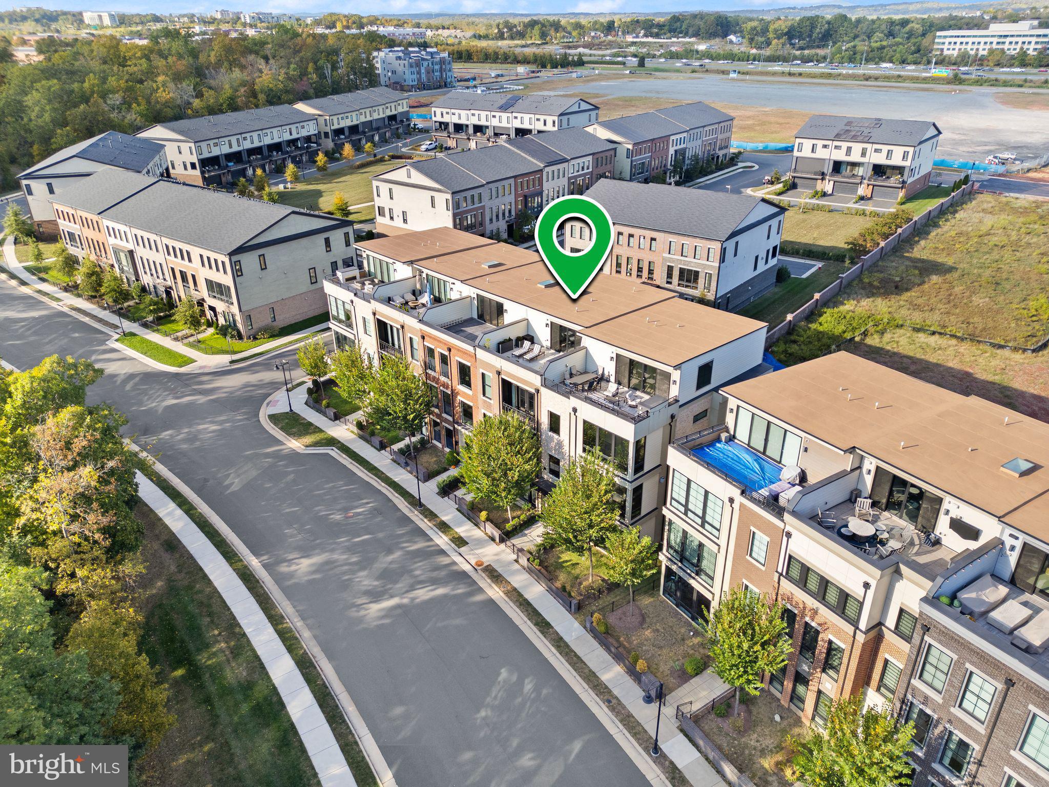 ONE LOUDOUN - Residential