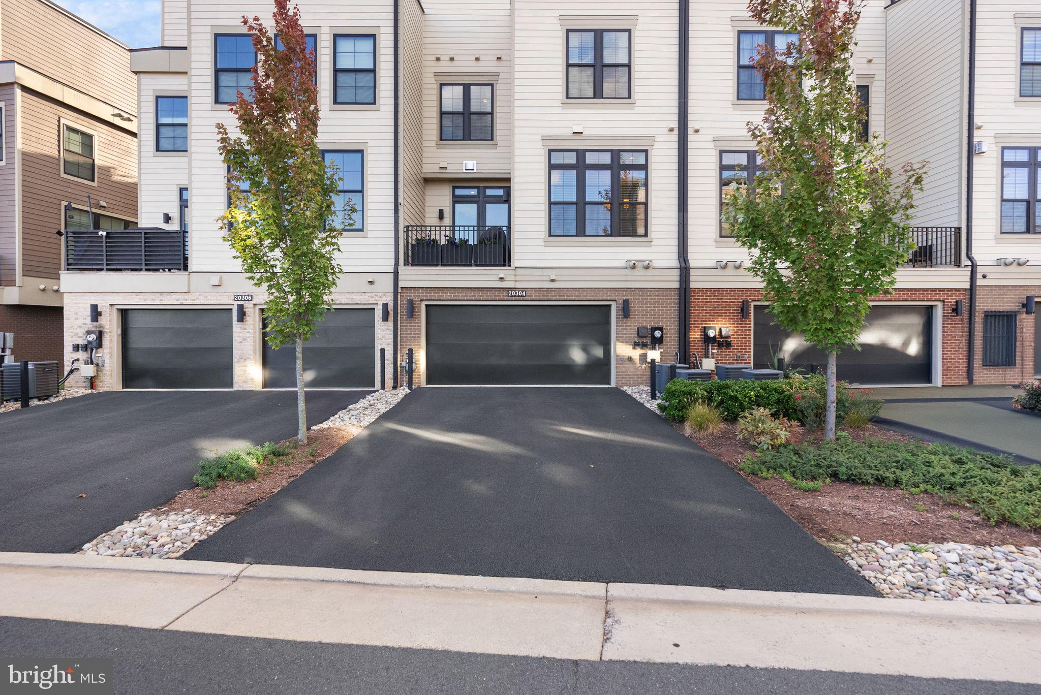 ONE LOUDOUN - Residential