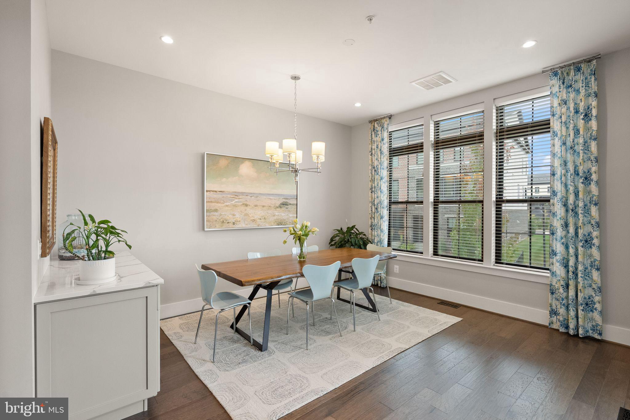 ONE LOUDOUN - Residential