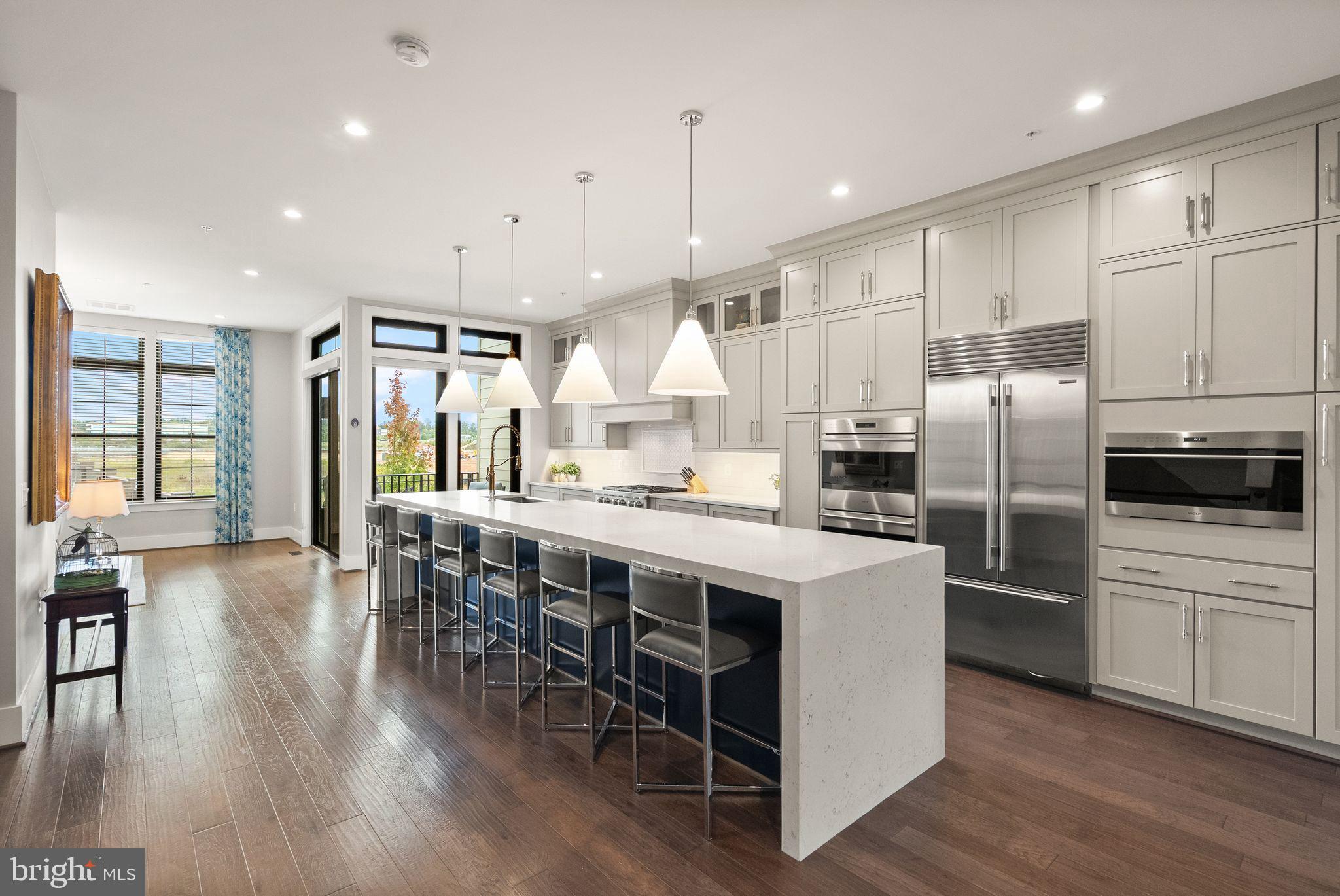 ONE LOUDOUN - Residential