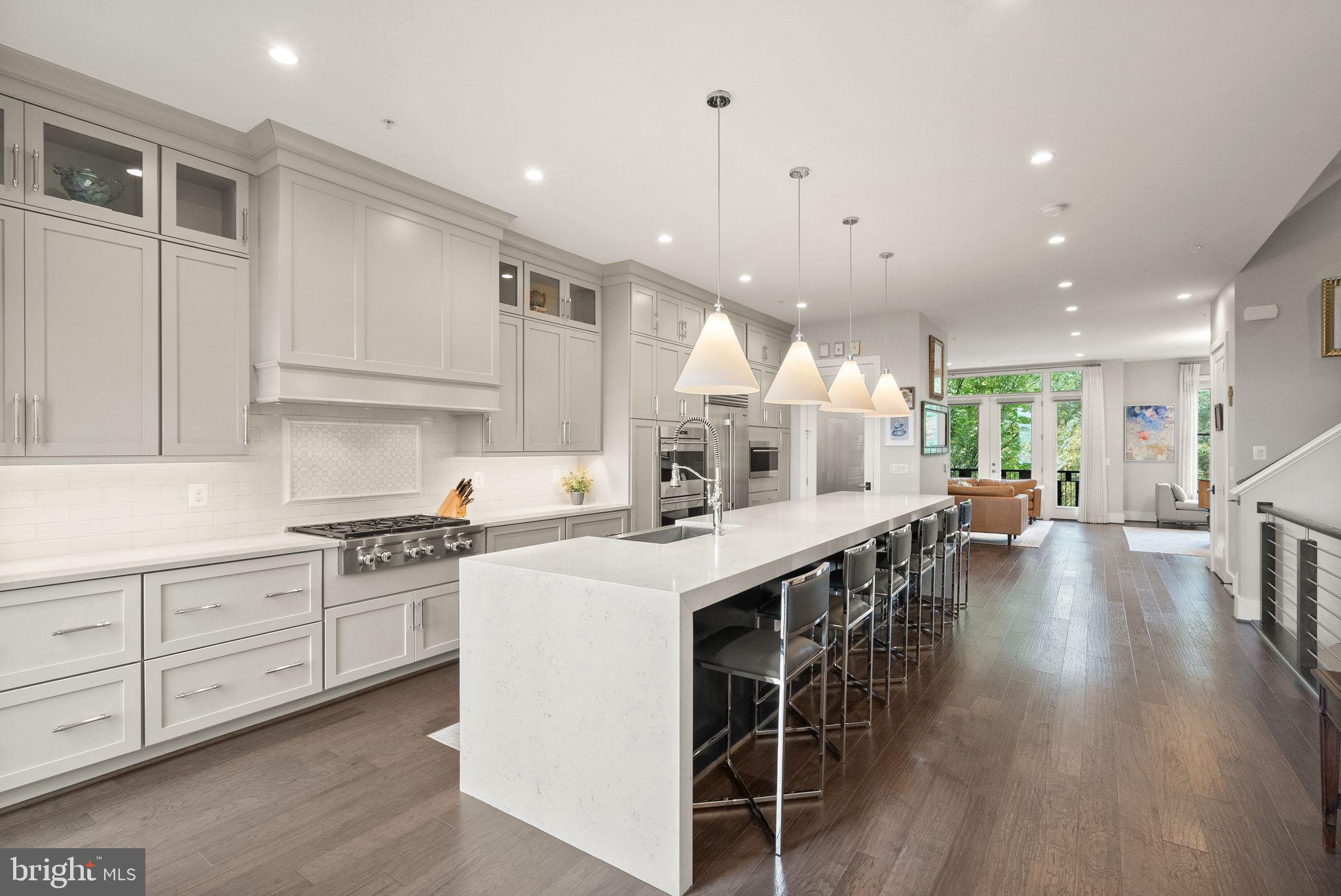 ONE LOUDOUN - Residential