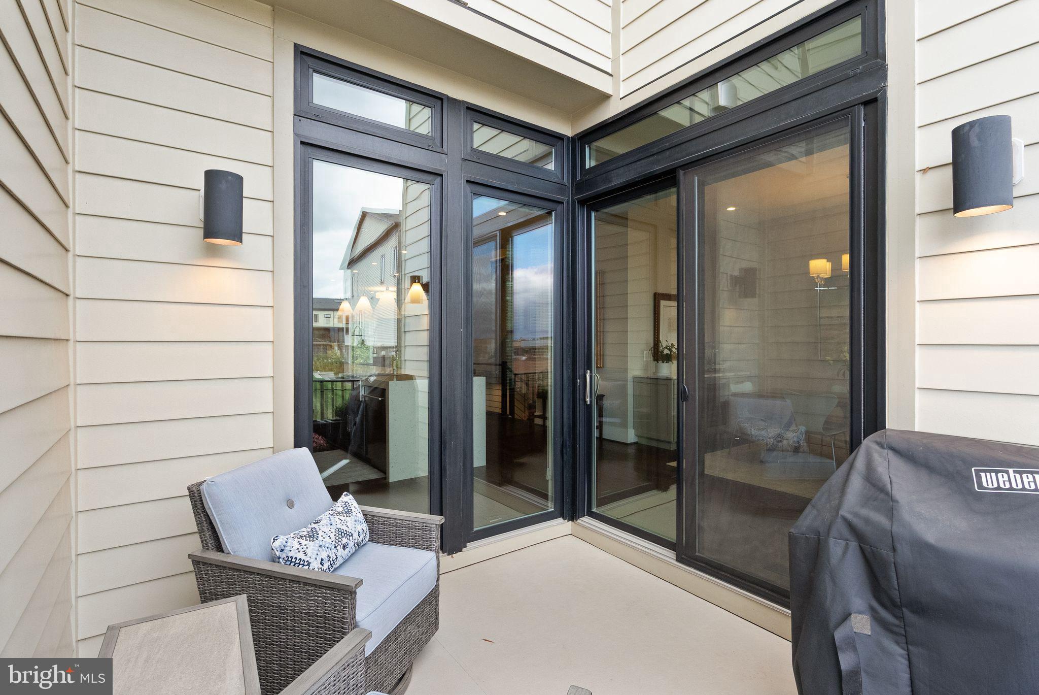 ONE LOUDOUN - Residential