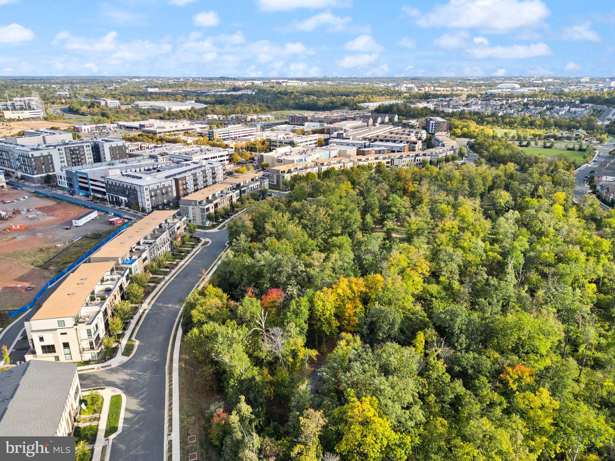 ONE LOUDOUN - Residential