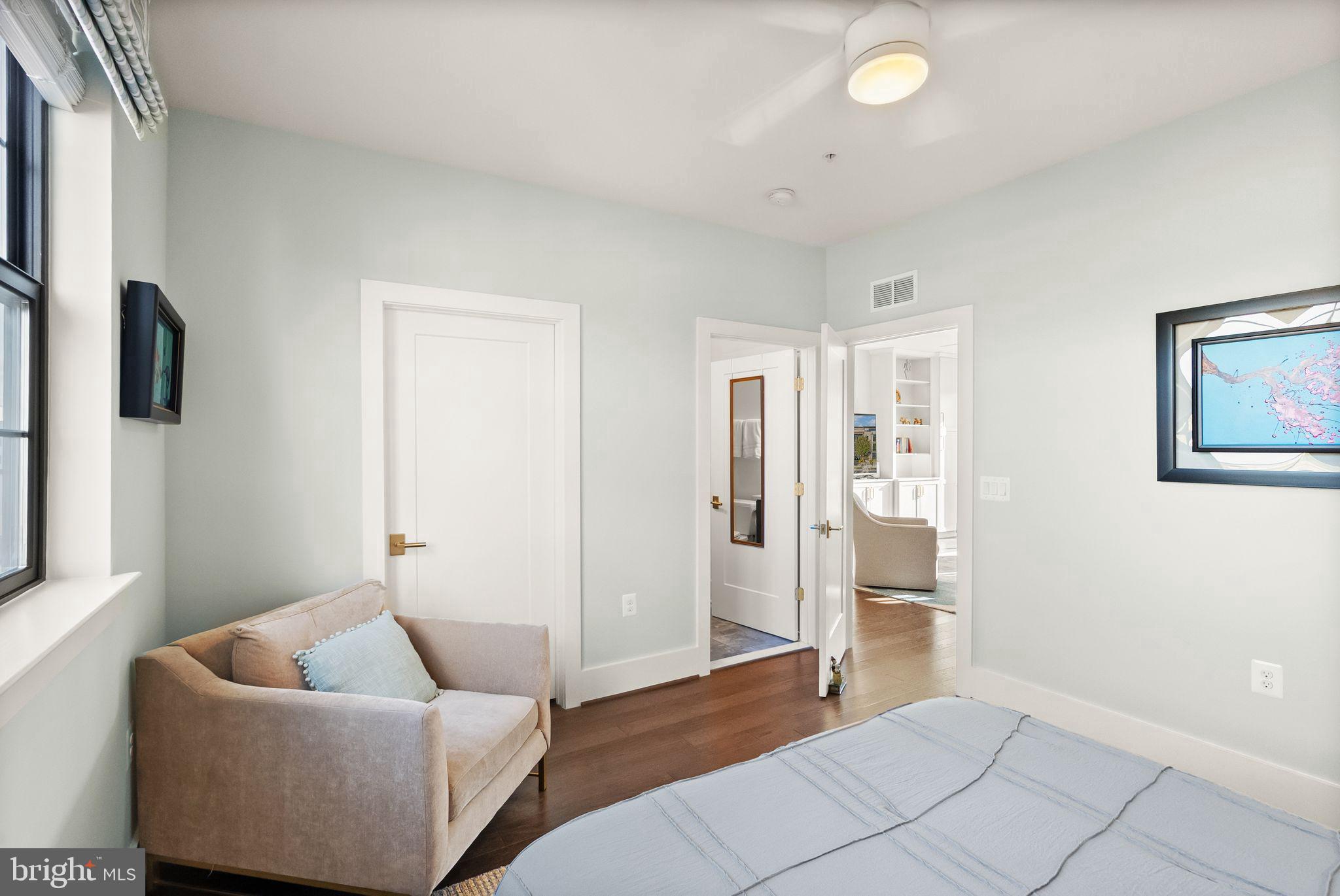 ONE LOUDOUN - Residential