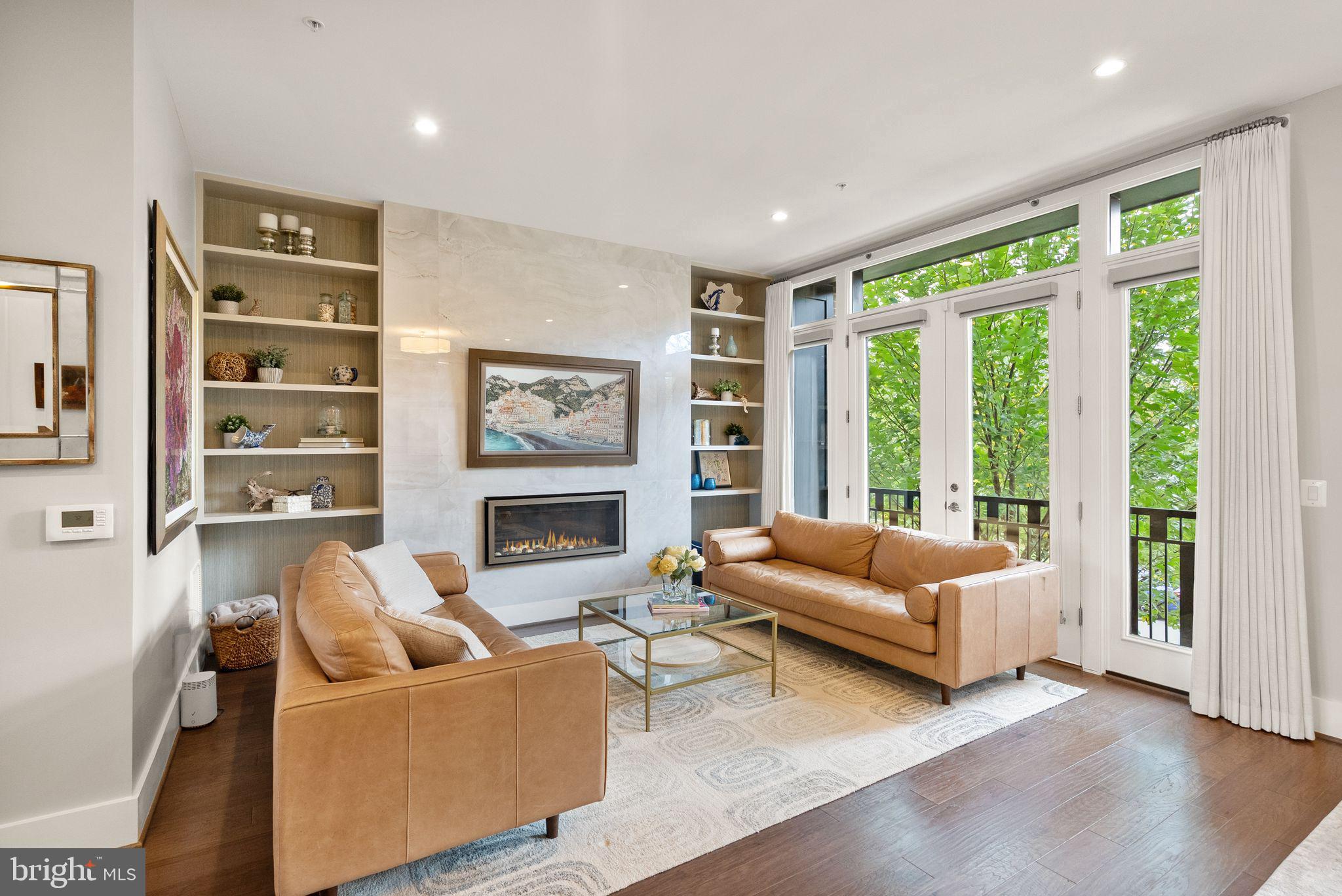 ONE LOUDOUN - Residential