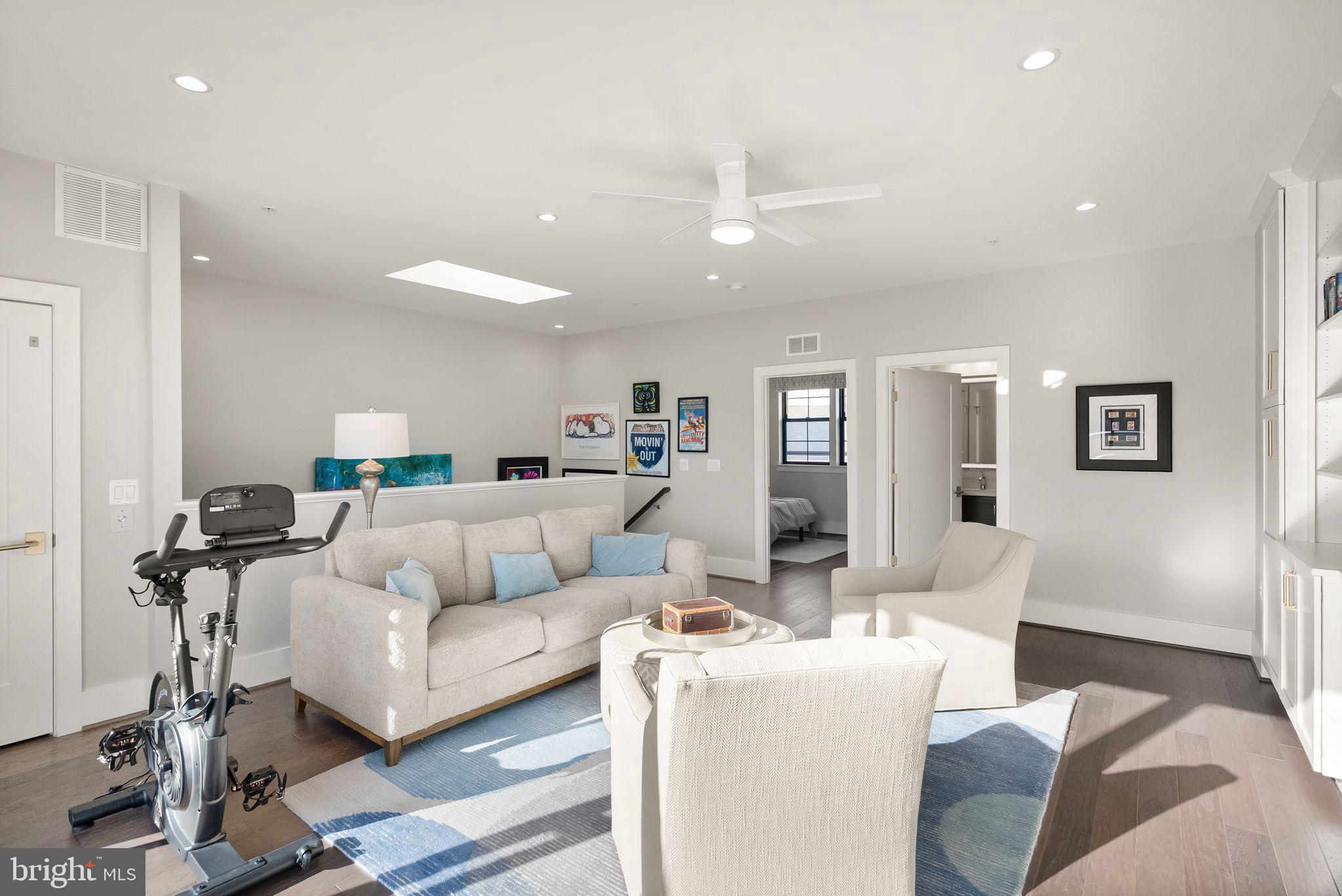 ONE LOUDOUN - Residential