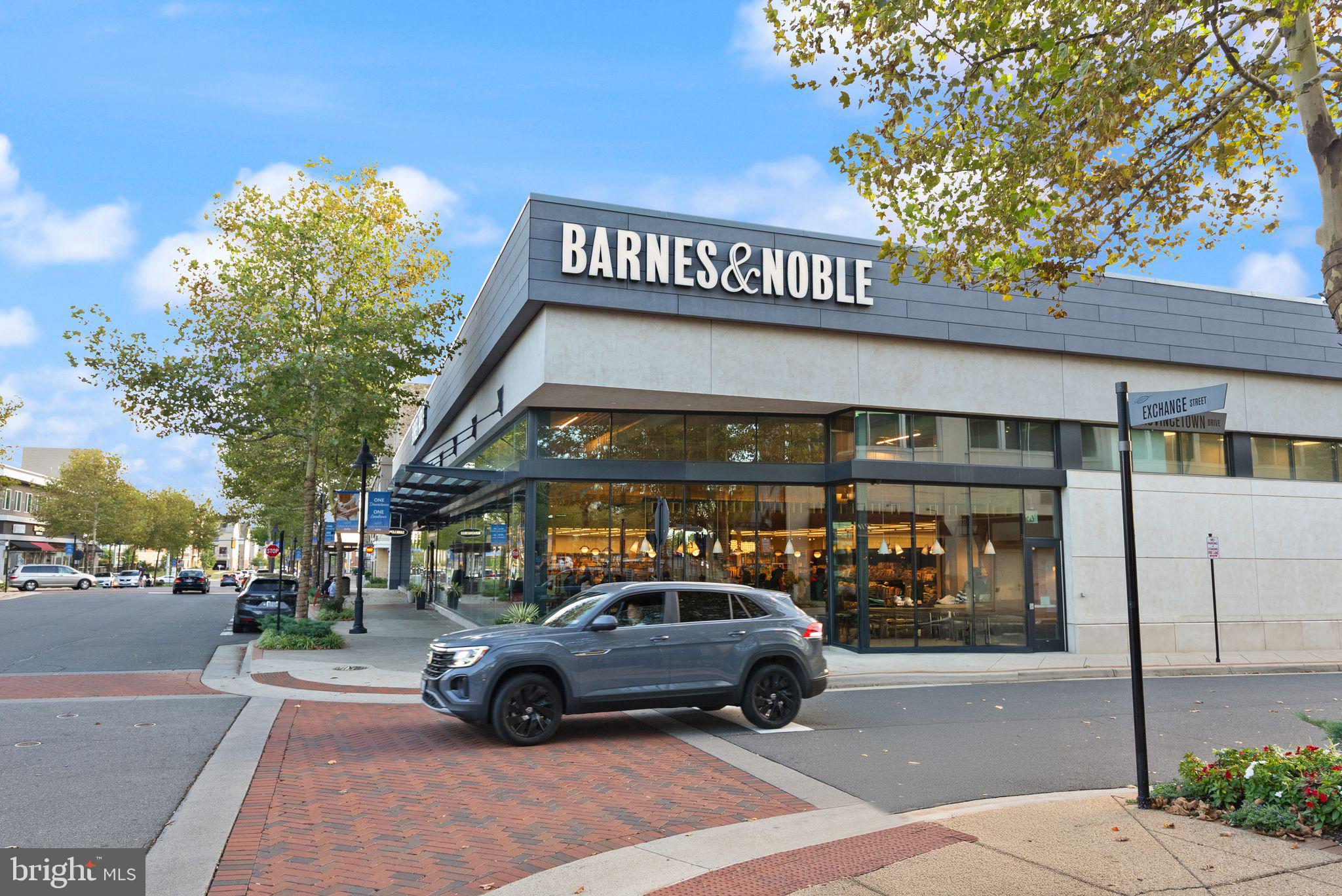 ONE LOUDOUN - Residential