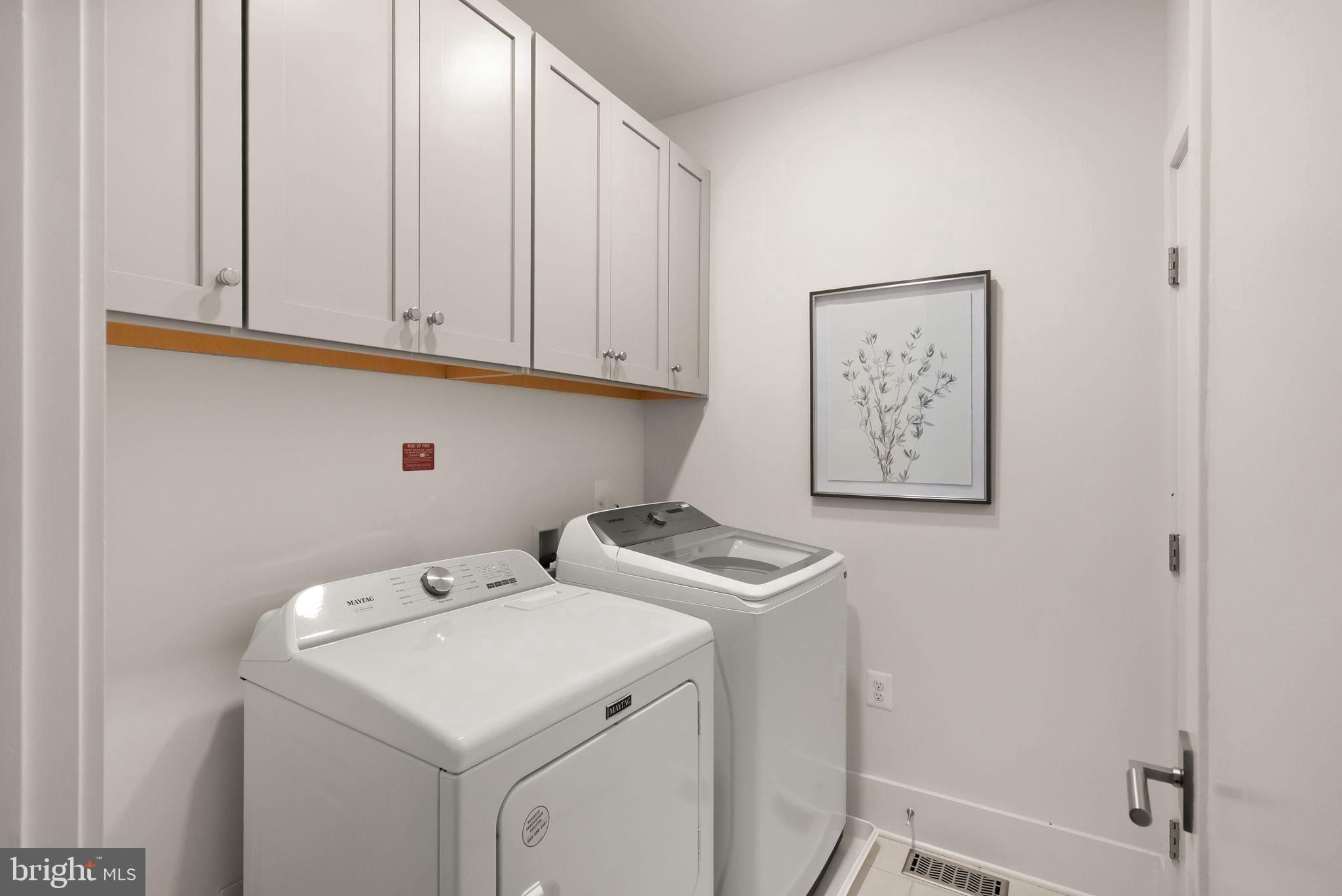 ONE LOUDOUN - Residential