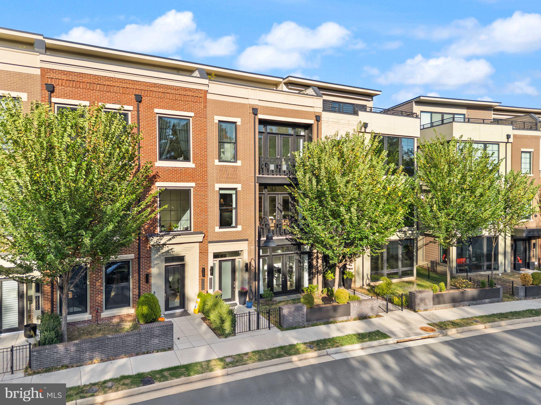 ONE LOUDOUN - Residential