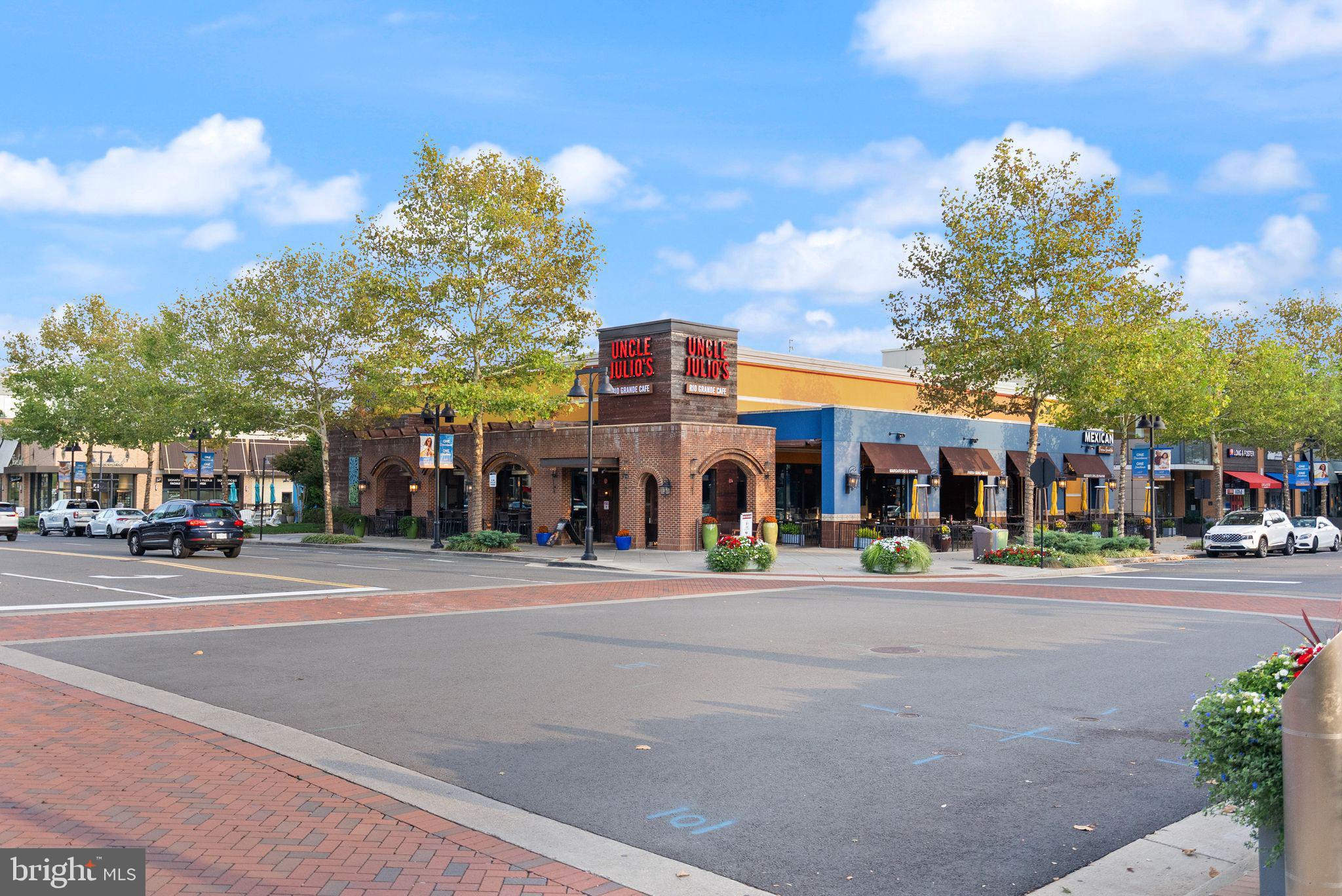 ONE LOUDOUN - Residential