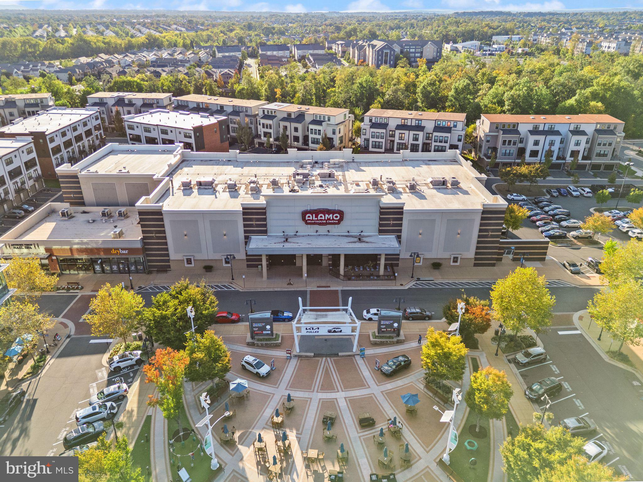 ONE LOUDOUN - Residential