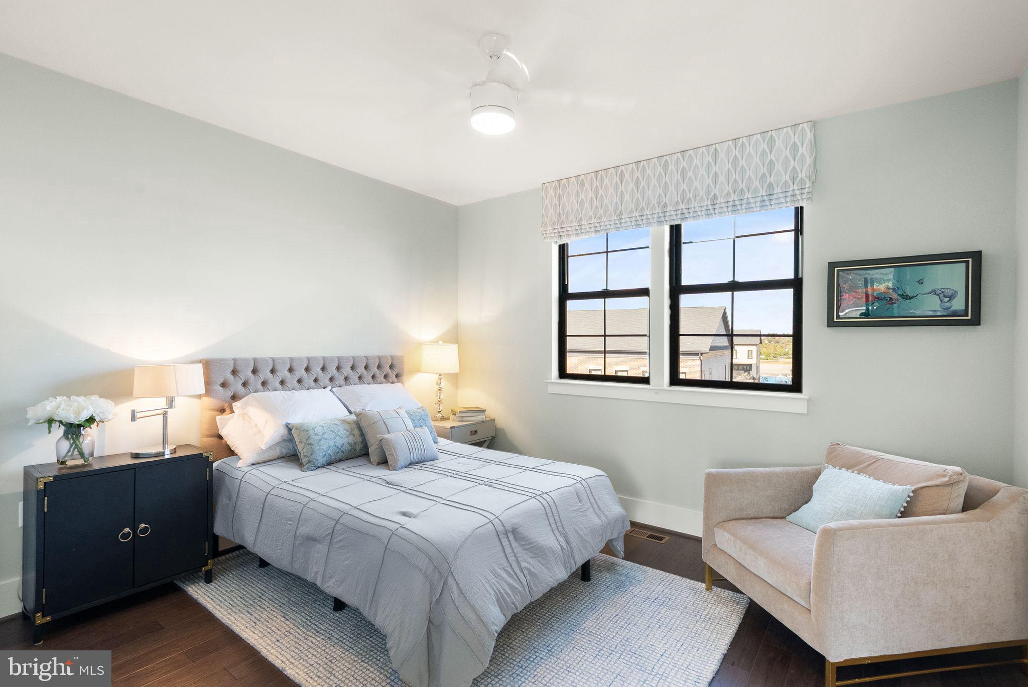 ONE LOUDOUN - Residential