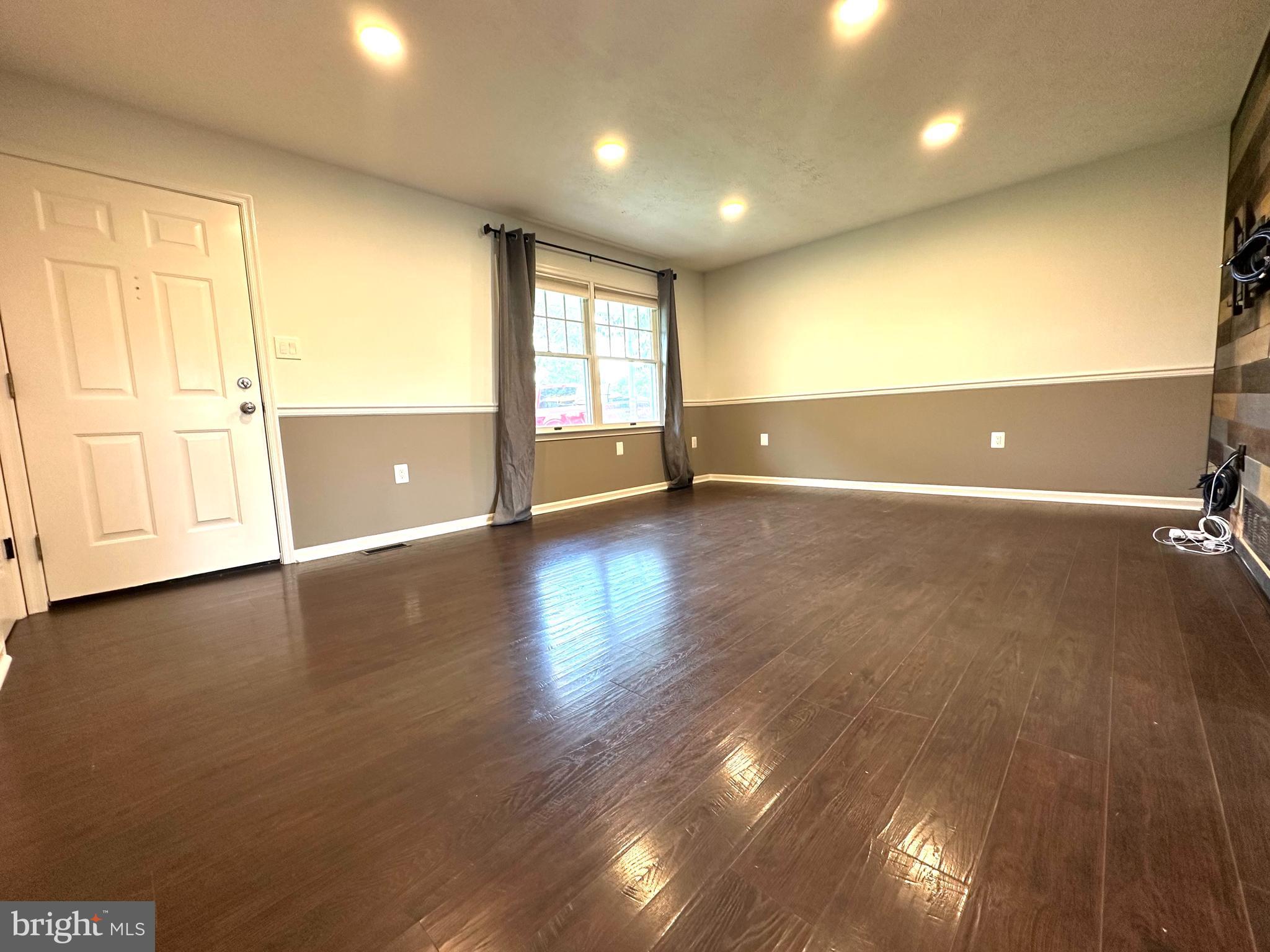 PEMBRIDGE HEIGHTS - Residential Lease