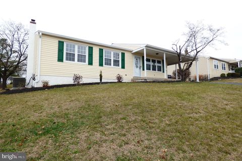 Photo of 151 Washington Street, RED HILL, PA 18076 (MLS # PAMC2163244)