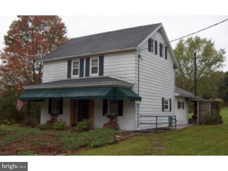 QUAINT FARMHOUSE WITH IMPRESSIVE MASTER SUITE, PEACEFUL SETTING, LARGE CUSTOM PATIO, SEP BARN/ 3 CAR GARAGE WITH FINISHED 2ND LEVEL W/ WET BAR, FULL BATH AND FIREPLACE. COULD BE IN-LAW QUARTERS, BEAUTIFUL VIEWS, FANTASTIC LAND. Mailing Address Continued: PINE GROVE Color: WHITE Amp: 200