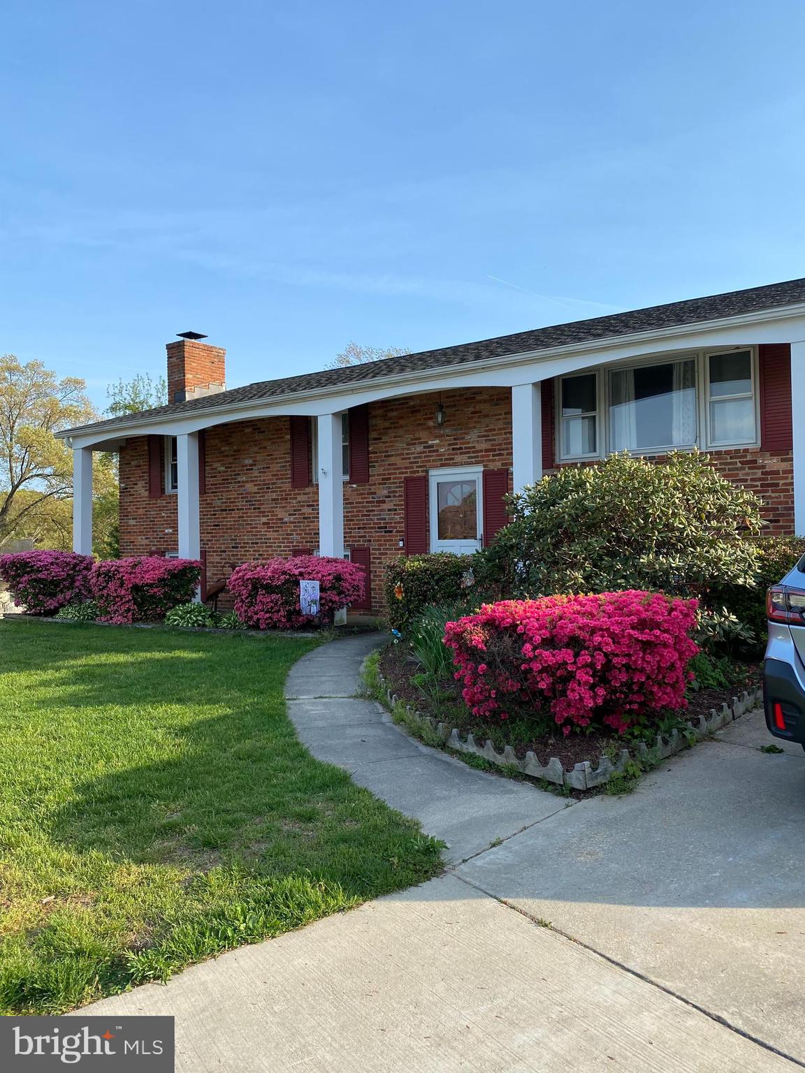 575 HAMELLA COURT