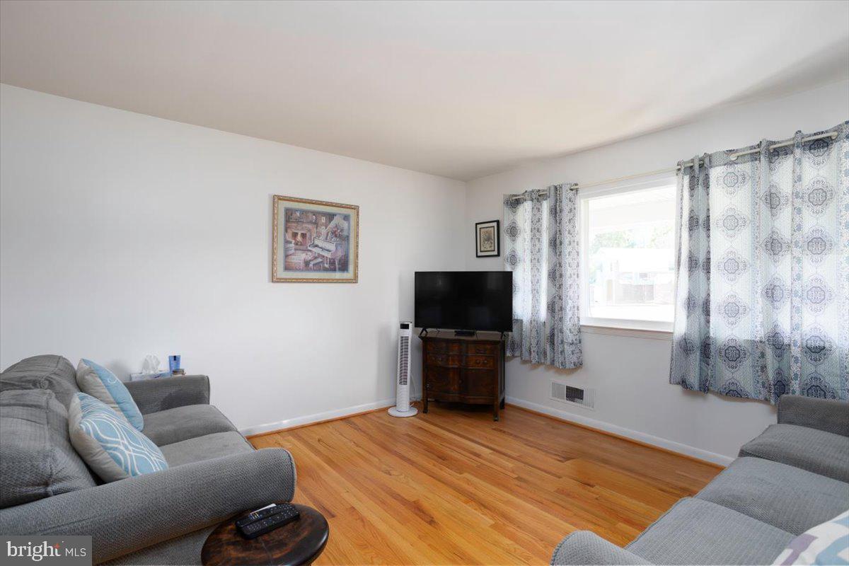 575 HAMELLA COURT