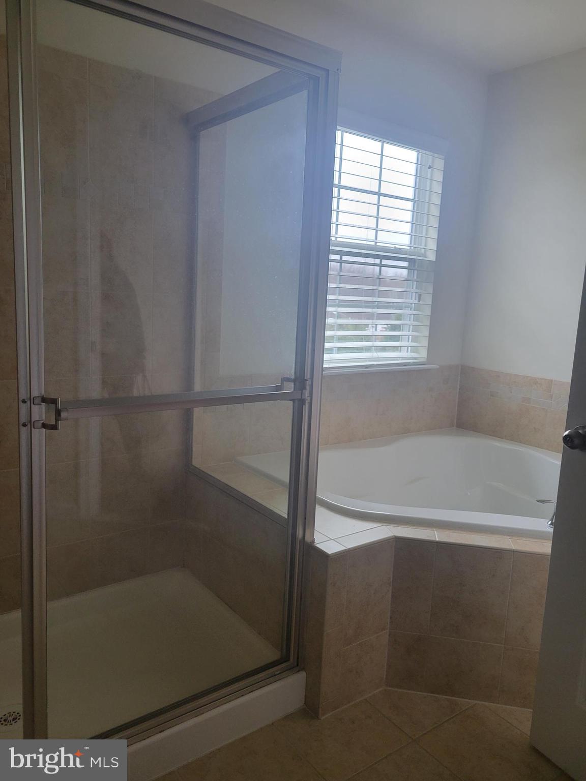 GATEWAY COMMONS - Residential Lease