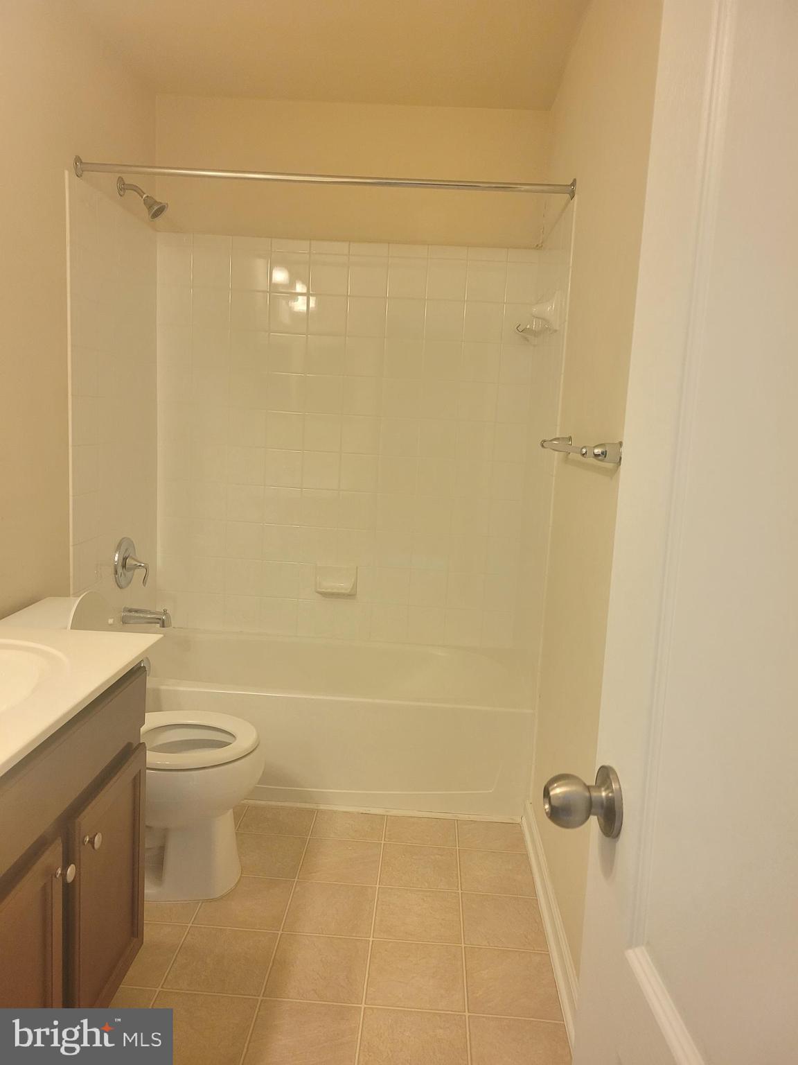 GATEWAY COMMONS - Residential Lease