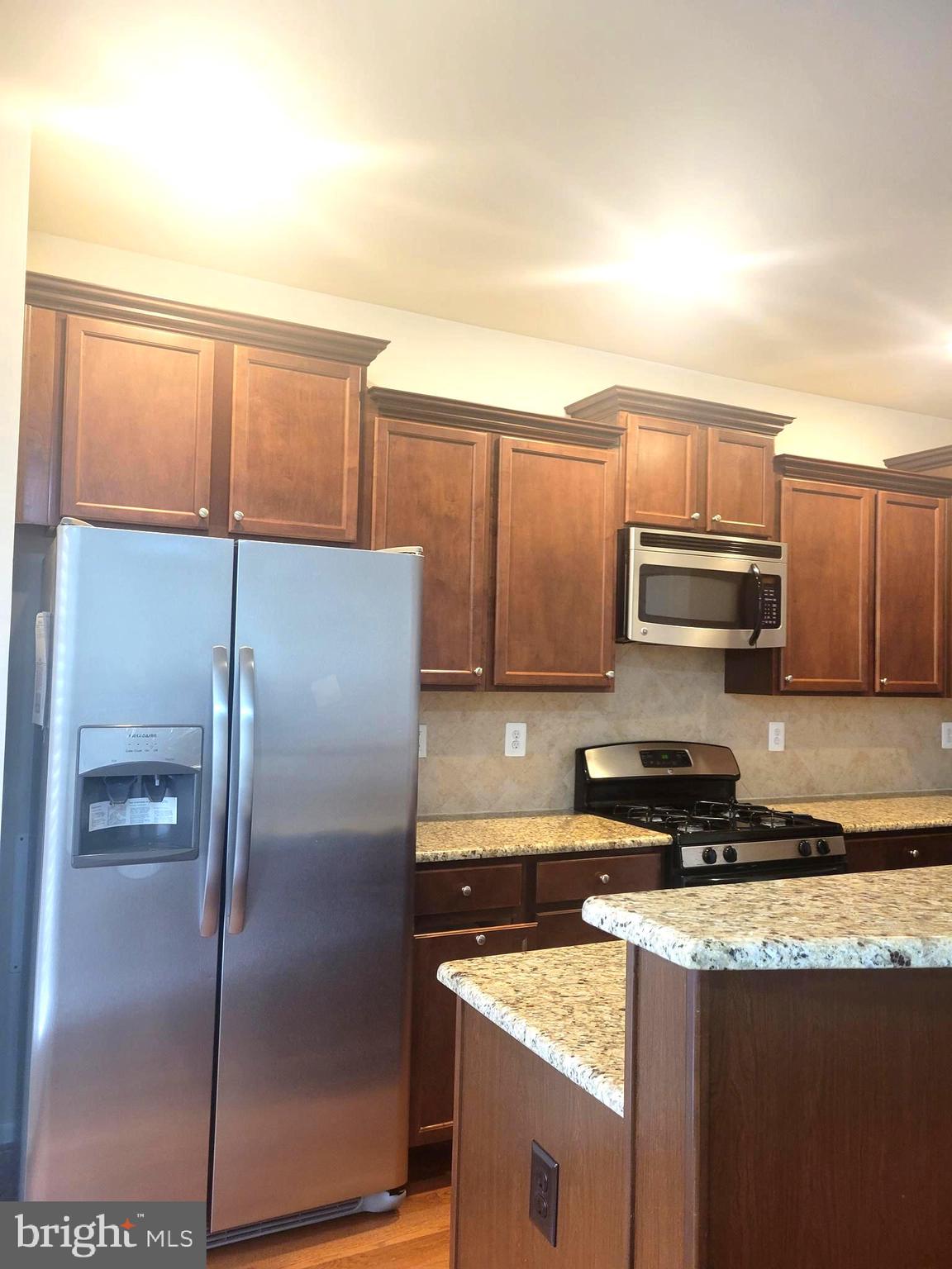 GATEWAY COMMONS - Residential Lease