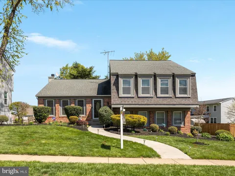 4339 Silas Hutchinson Drive, Chantilly, VA MLS: VAFX2232560