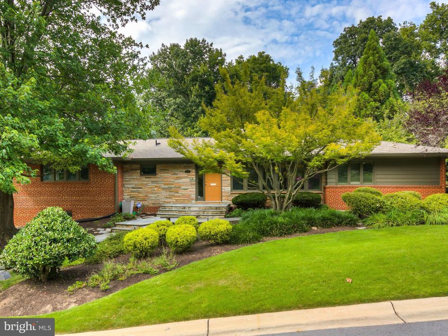Mad Men style in Tulip Hill! 4BR/3.5BA on idyllic lot w/ pool. Feat:3 FPLs, gourmet TS KIT, formal DR, huge LR w wall of windows, Lg MBR suite, LL Fam Rm w wet bar, Au Pair suite & side-load 2car GAR. C&O Canal,Glen Echo Park,Capital Crescent Trail, Whole Foods & Farmers Mkts! 2mi to Safeway, Whole Foods, Giant. 3mi to downtwn Bethesda. EZ access to MetroRail/Bus & DC.
