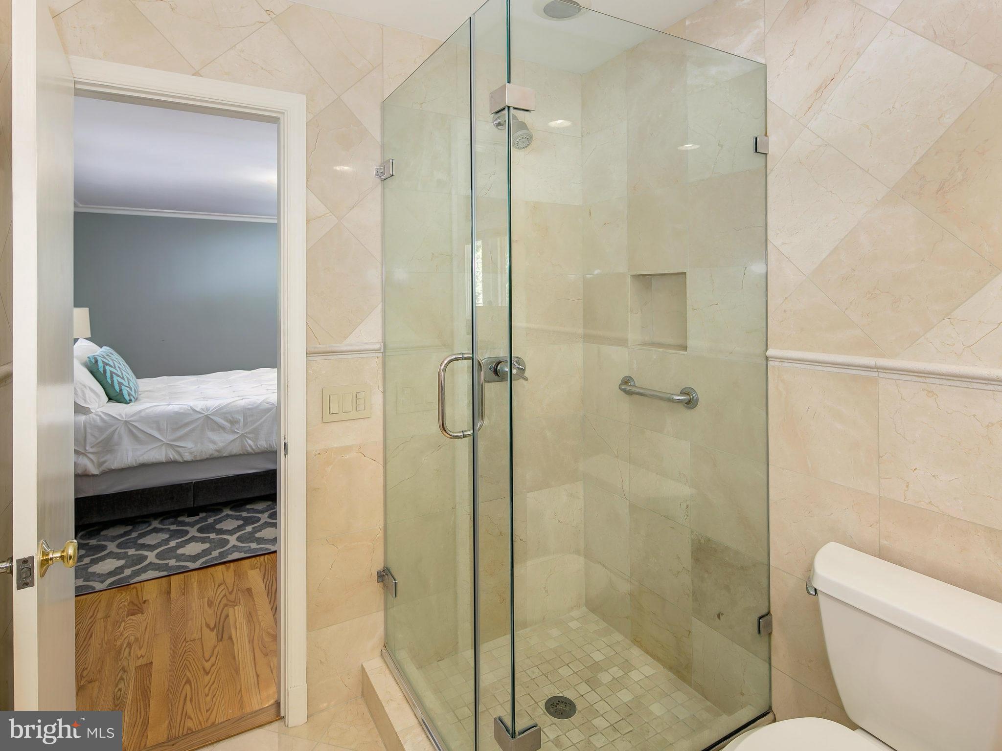 TULIP HILL - Residential