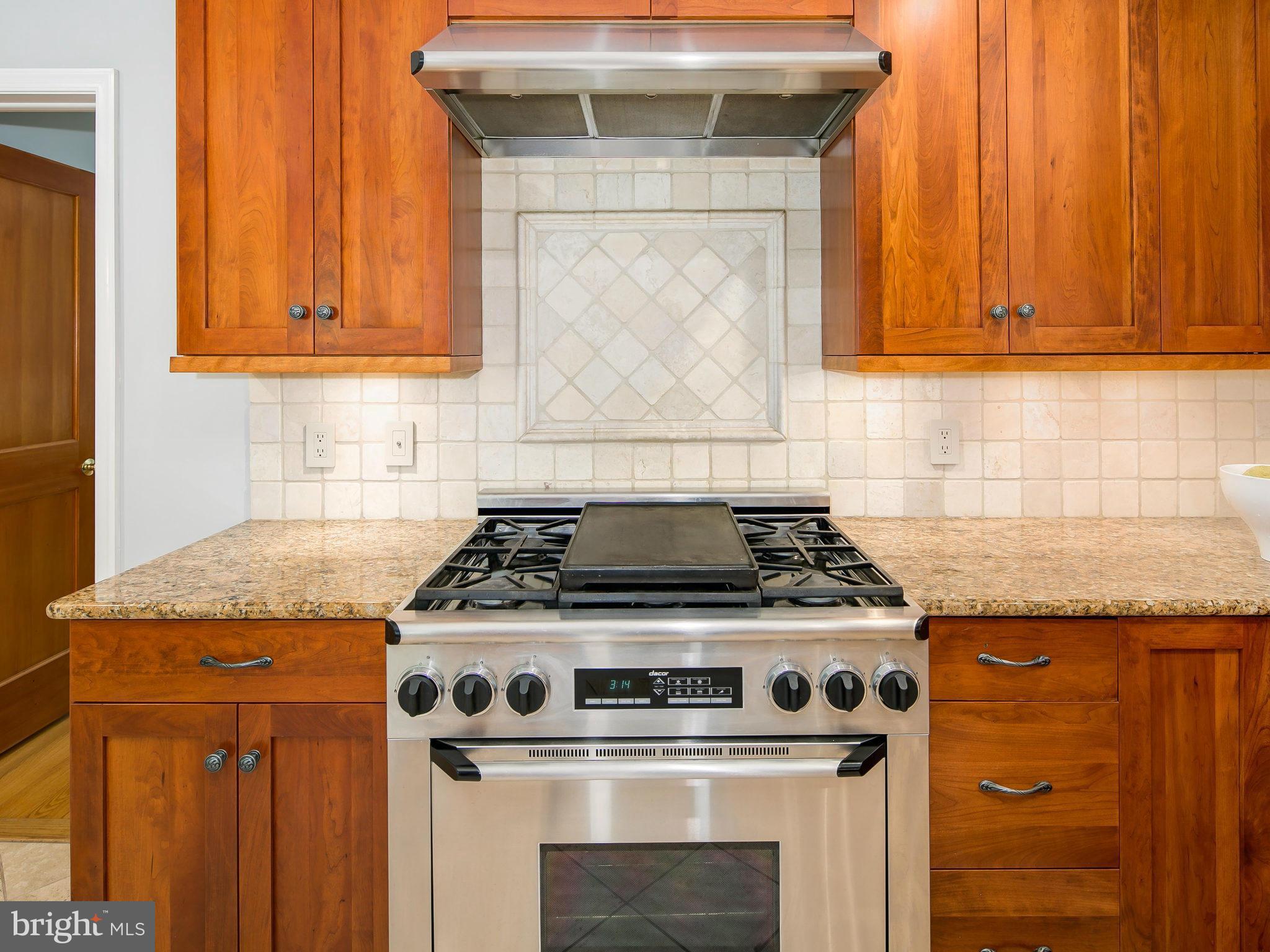 TULIP HILL - Residential